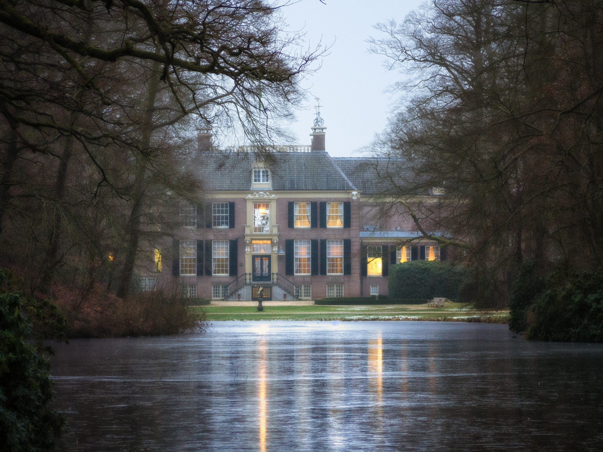 Olympus OM-D E-M10 sample photo. A view on groeneveld castle, baarn photography