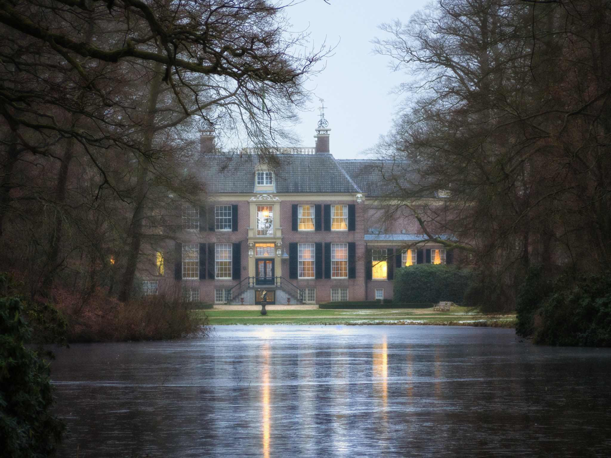 Olympus OM-D E-M10 + Panasonic Lumix G Vario 45-200mm F4-5.6 OIS sample photo. A view on groeneveld castle, baarn photography