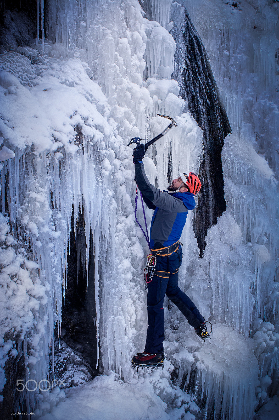 Nikon D7100 + Nikon AF Nikkor 24mm F2.8D sample photo. Ice climber photography