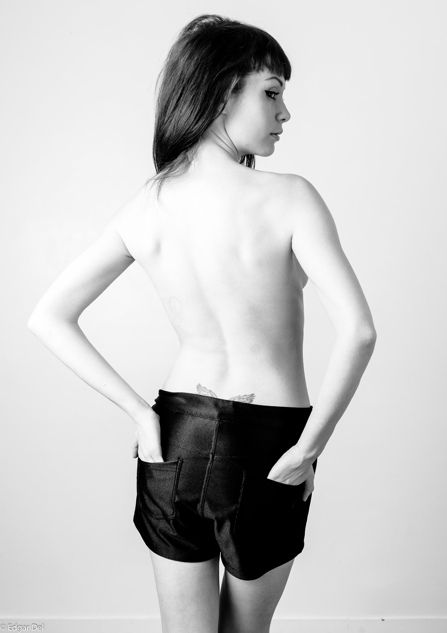 Canon EF 24-105mm F3.5-5.6 IS STM sample photo. Eva's back photography