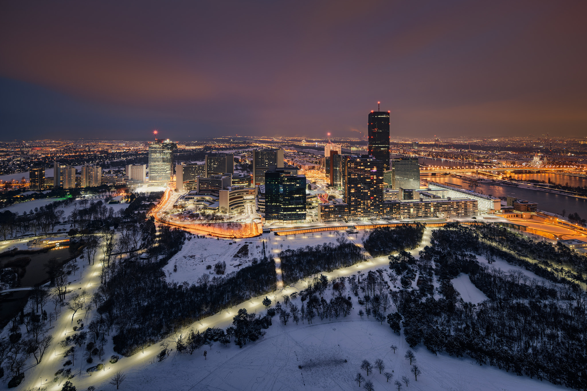 Canon TS-E 17mm F4L Tilt-Shift sample photo. Donau city winter night photography