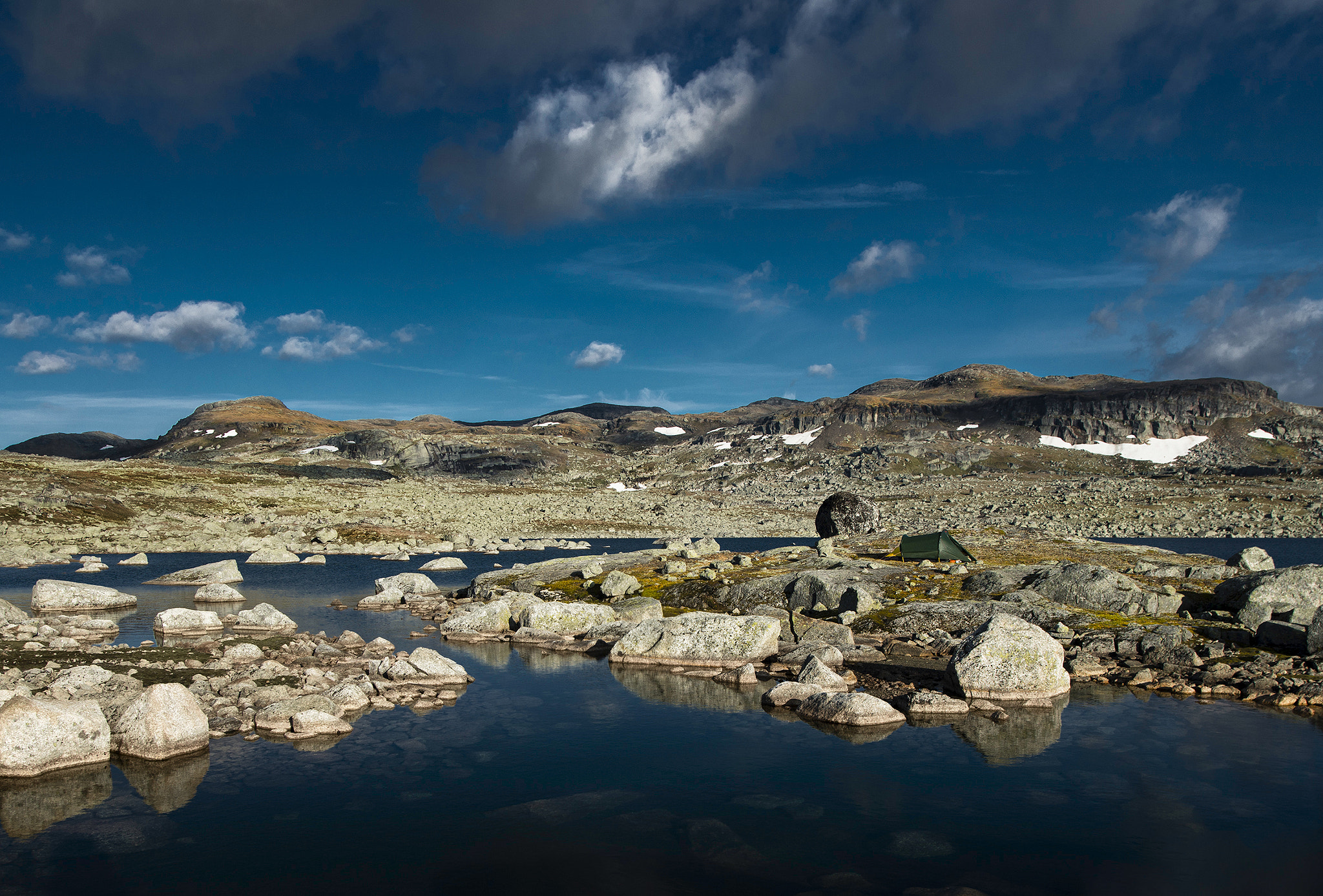 Nikon D800 + Sigma 20mm F1.8 EX DG Aspherical RF sample photo. //into the wild photography