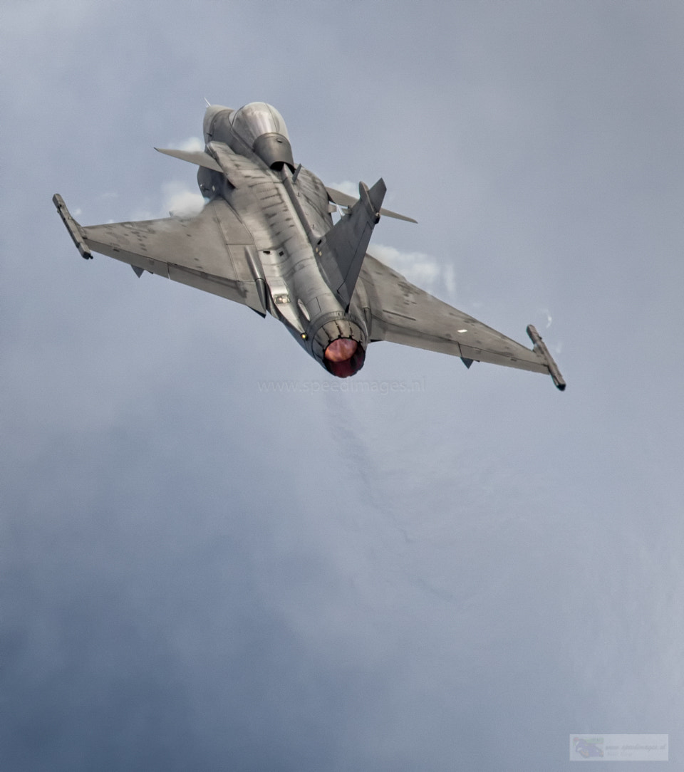 Canon EF 200mm F2.8L II USM sample photo. Gripen demo photography