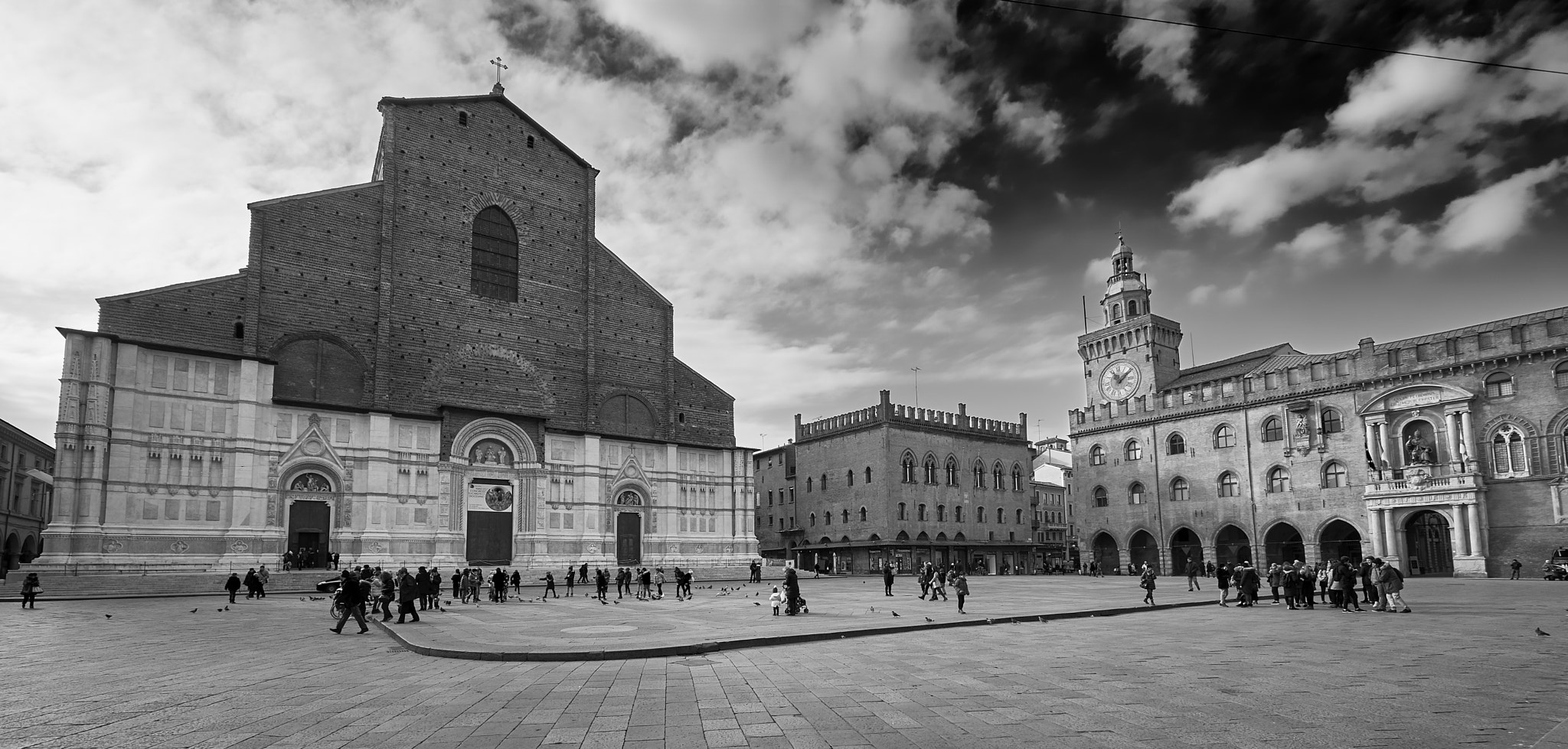 Sony a6000 + Sony E 10-18mm F4 OSS sample photo. Passeggiando per bologna photography