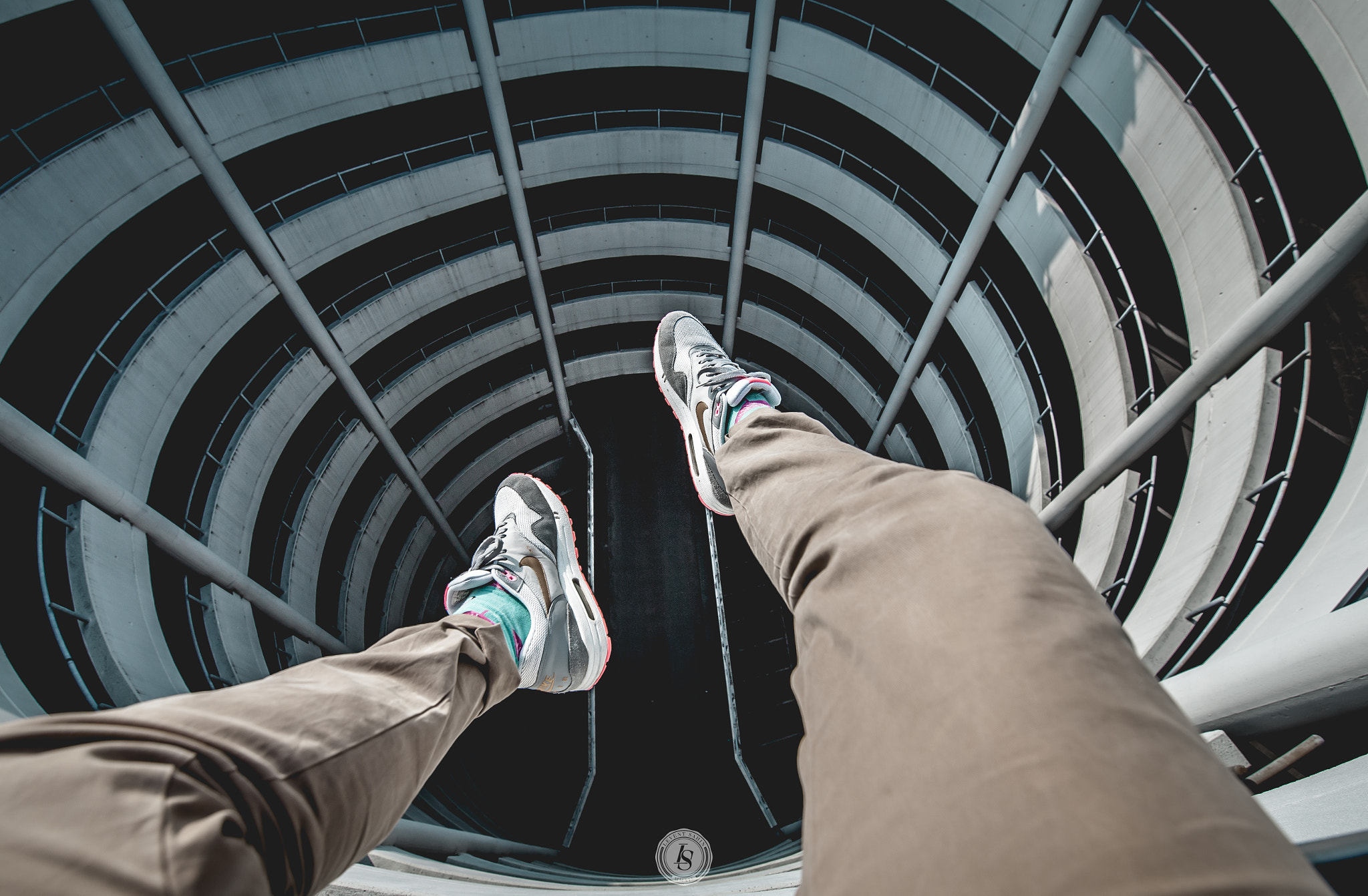 Canon EF 300mm f/2.8L sample photo. Nike in the air max 1 photography
