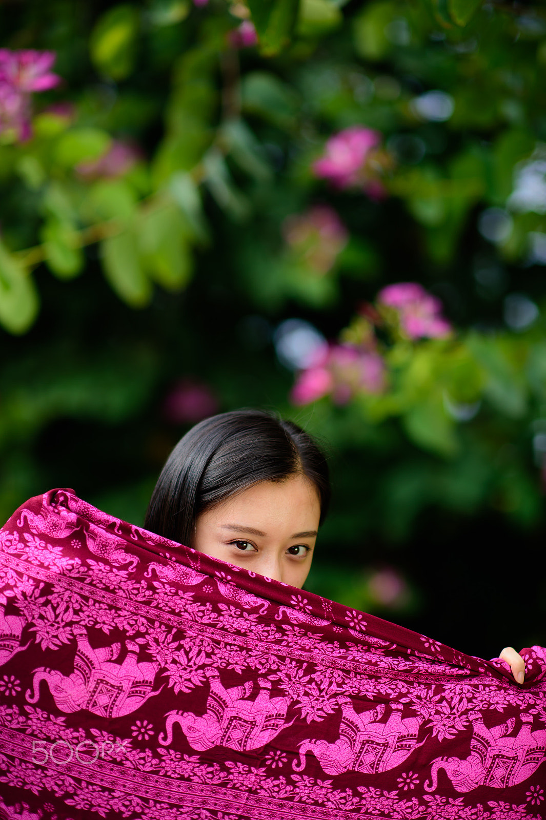 Nikon D4S + Nikon AF-S Nikkor 85mm F1.4G sample photo. Girl hide half face photography