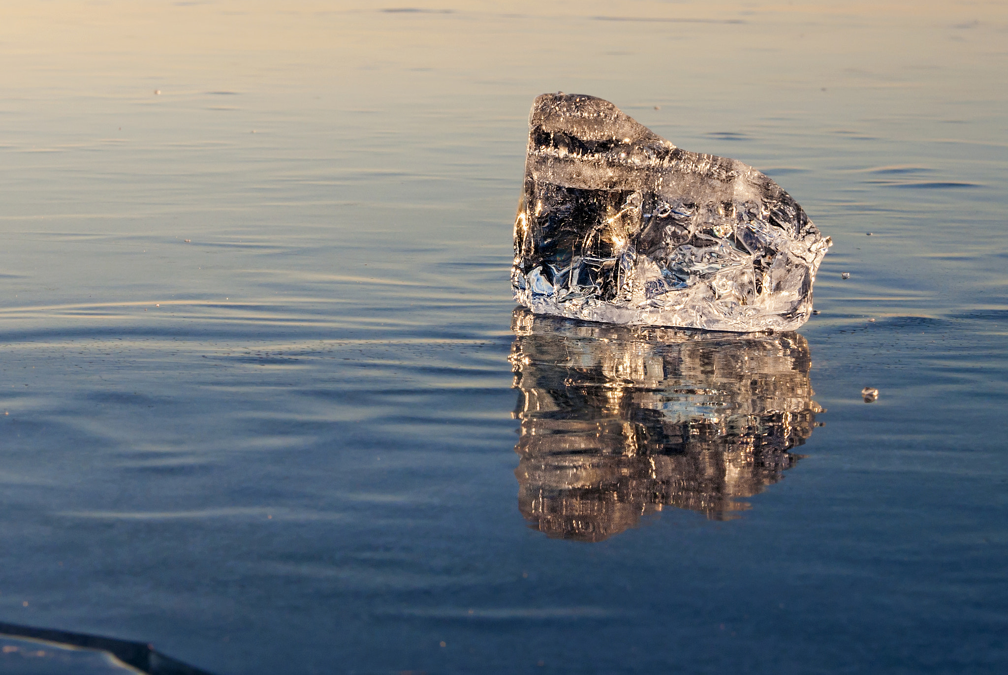 Nikon D90 + Sigma 18-50mm F2.8 EX DC Macro sample photo. Ice photography