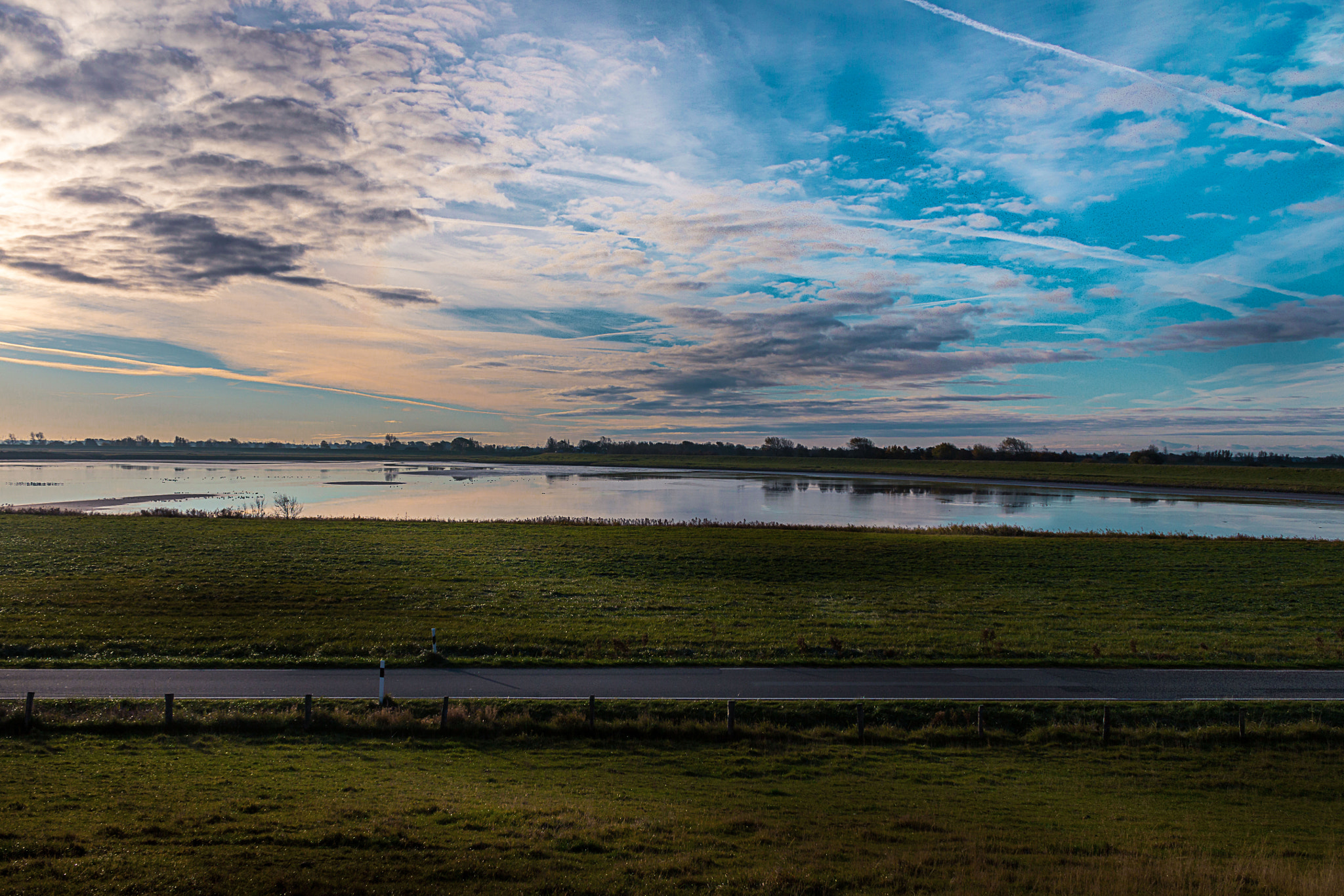 Canon EF-S 18-55mm F3.5-5.6 III sample photo. Norderfriedrichskoog im morgenlicht photography