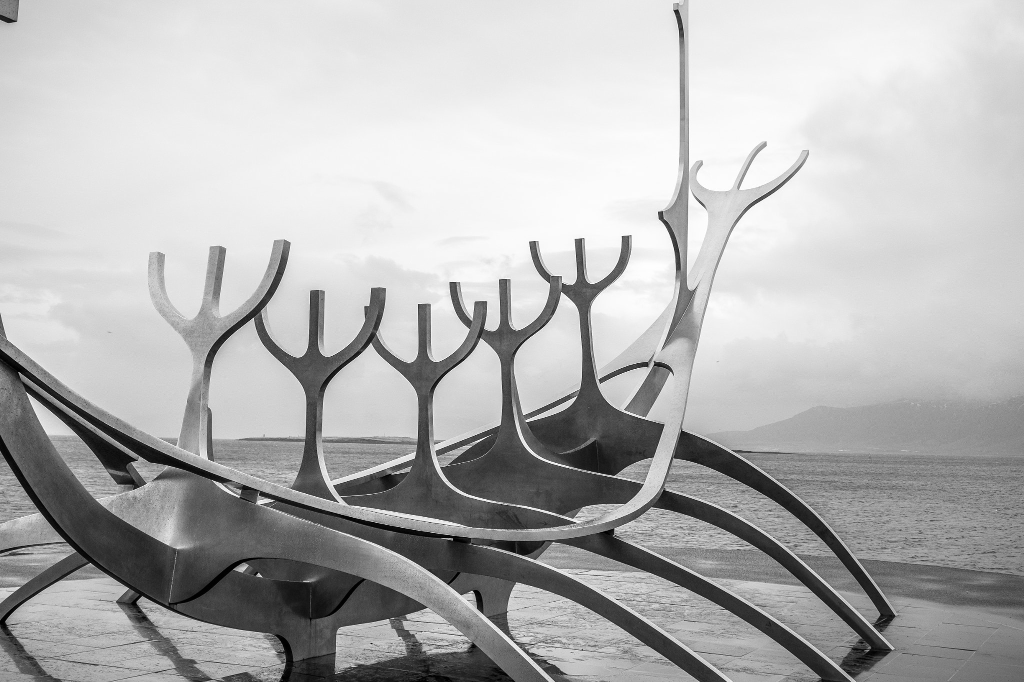 Fujifilm X-E1 + Fujifilm XF 27mm F2.8 sample photo. Sólfar (sun voyager) - black and white photography