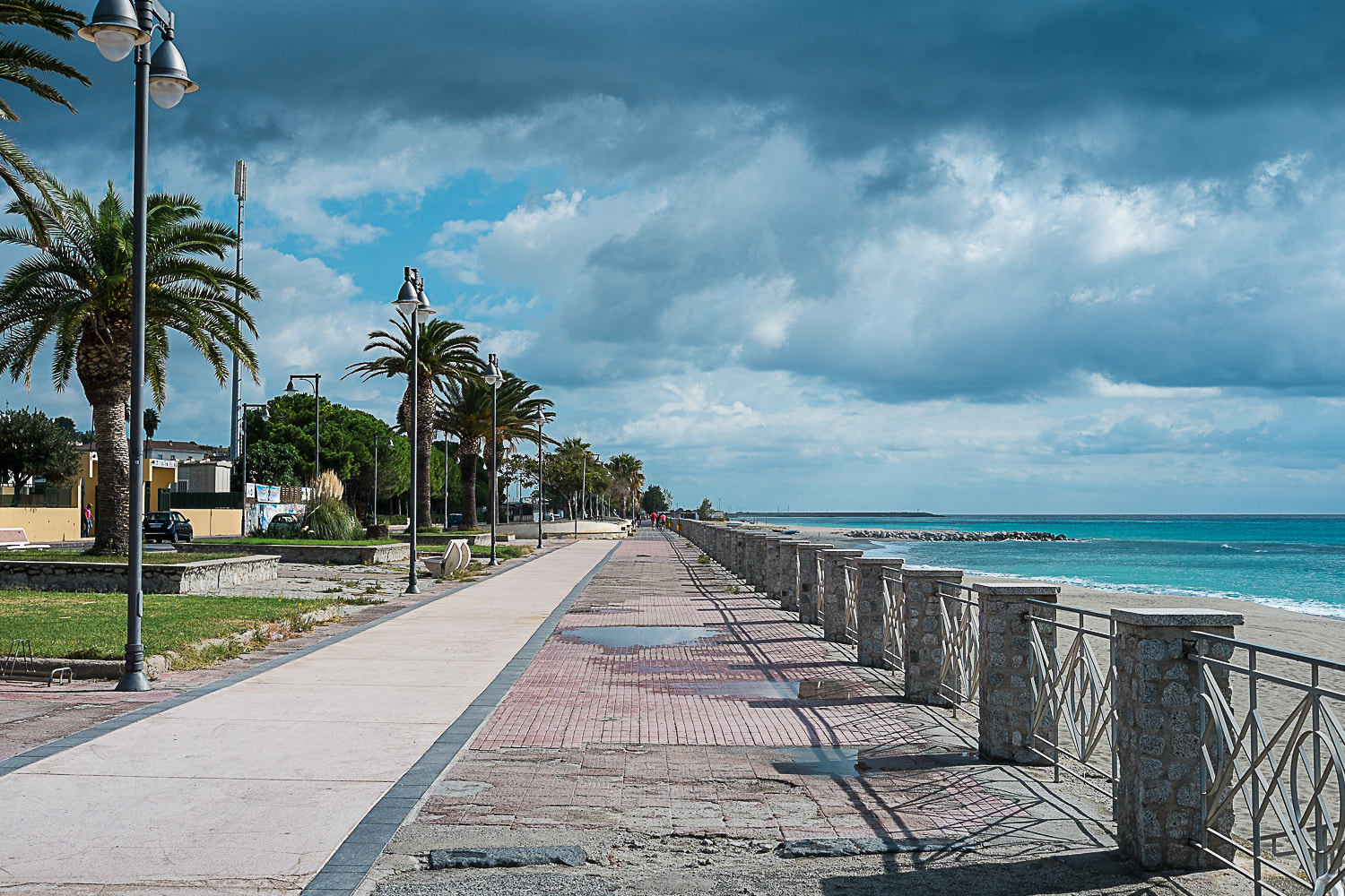 Fujifilm X-Pro1 + Fujifilm XF 27mm F2.8 sample photo. Roccella jonica, italy photography