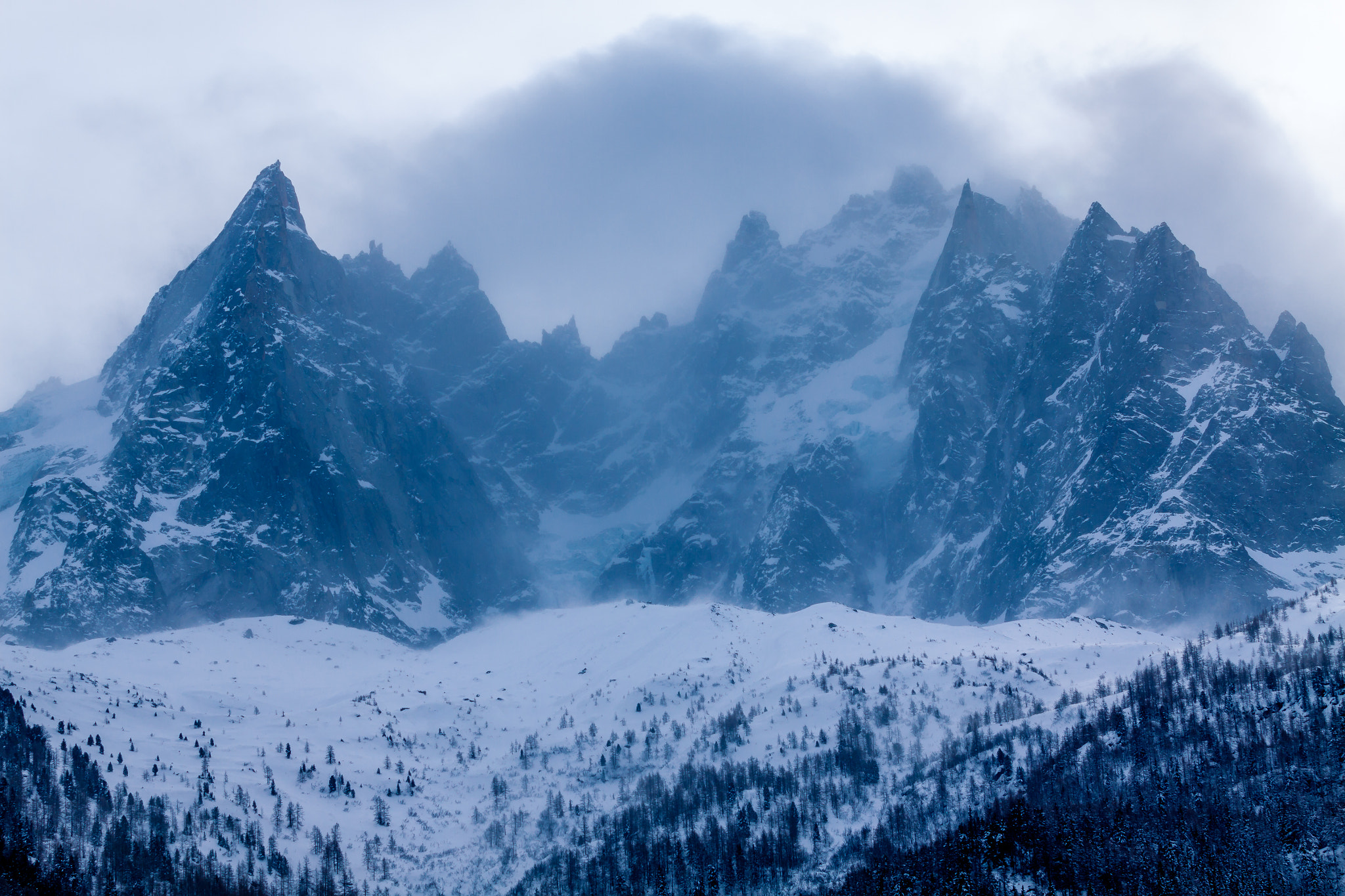 Canon EF 70-200mm F2.8L USM sample photo. Chamonix mont blanc massif in the fog photography