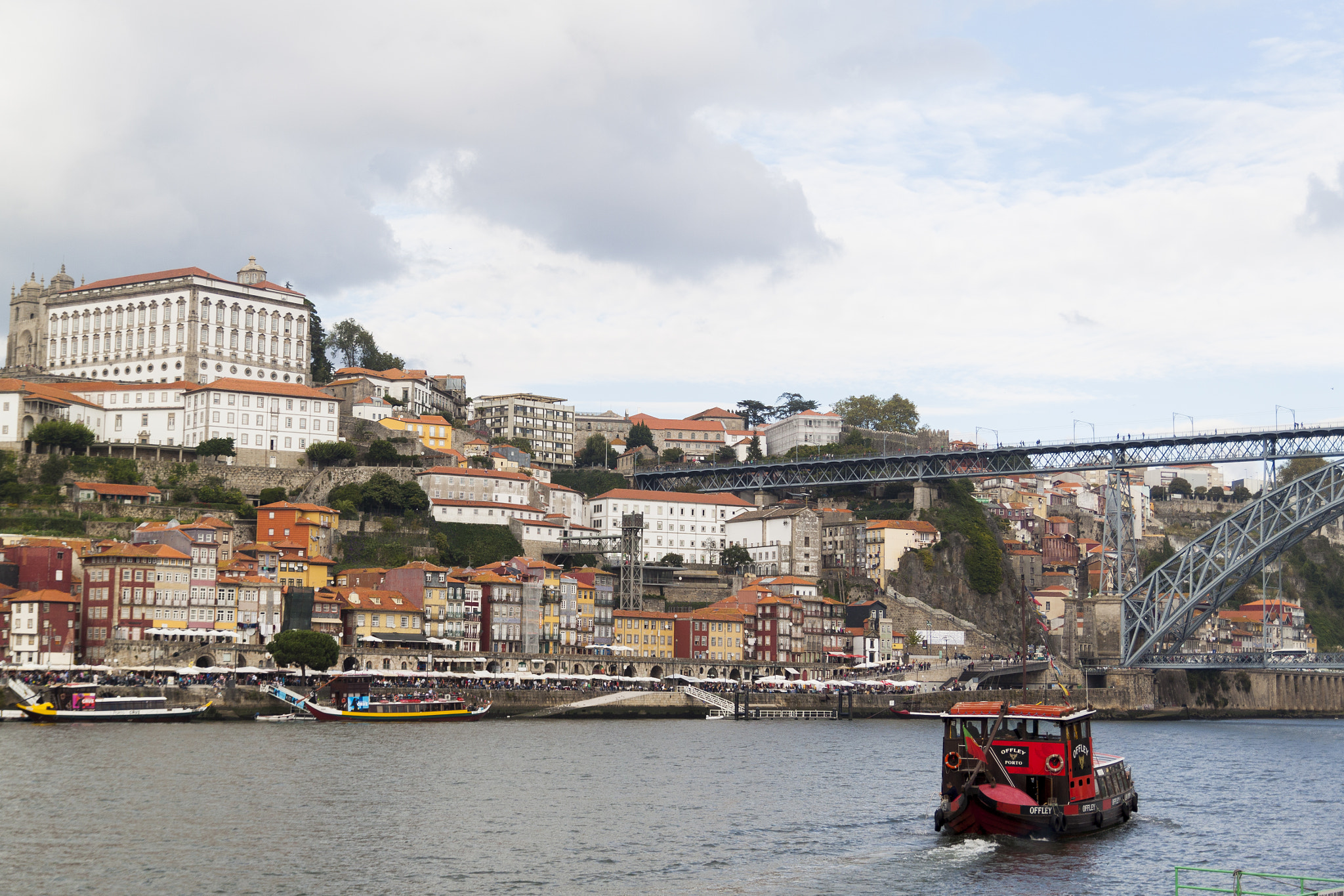 Canon EOS 500D (EOS Rebel T1i / EOS Kiss X3) sample photo. Douro river and a boat photography