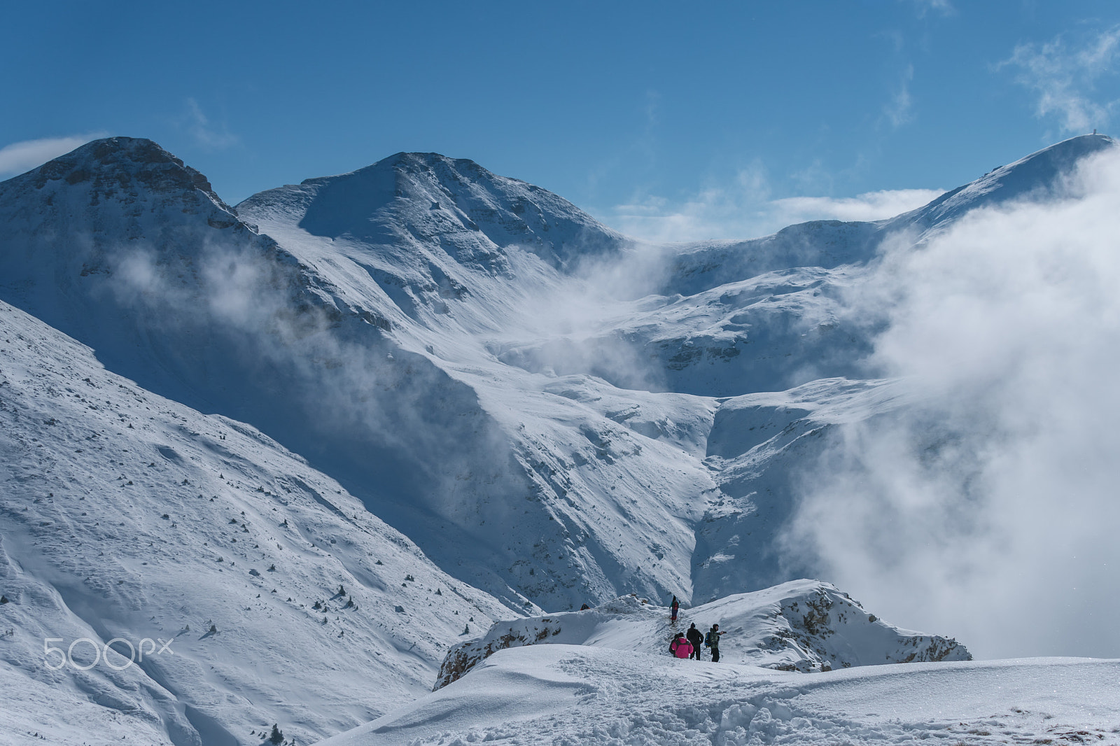 Nikon D500 sample photo. Hikers on a snowy mountain photography