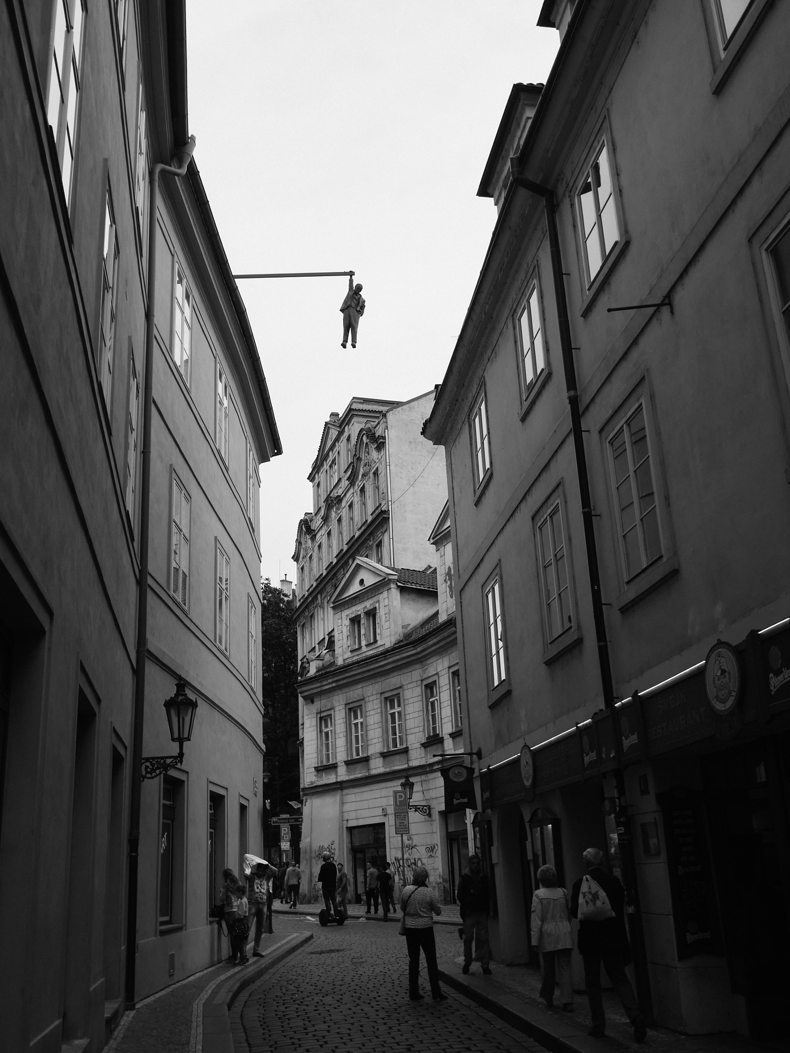 Panasonic Lumix DMC-GX7 sample photo. Hanging man photography