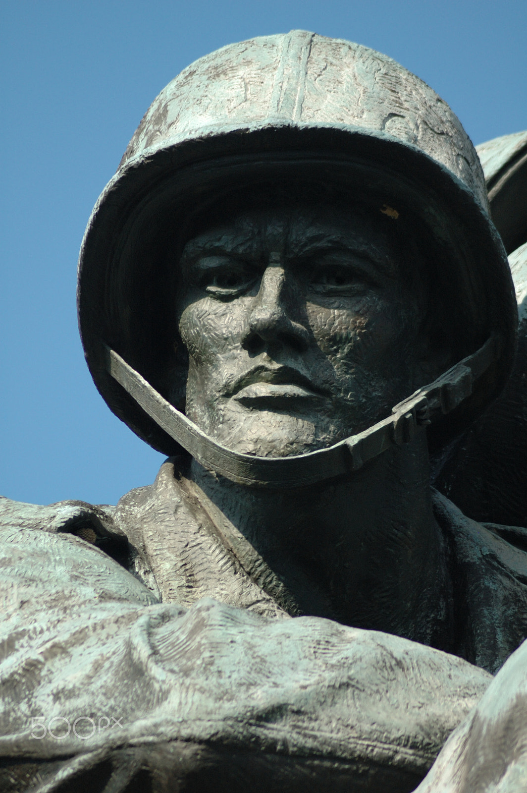 Nikon D70 + AF Zoom-Nikkor 70-300mm f/4-5.6D ED sample photo. A marine of iwo jima photography