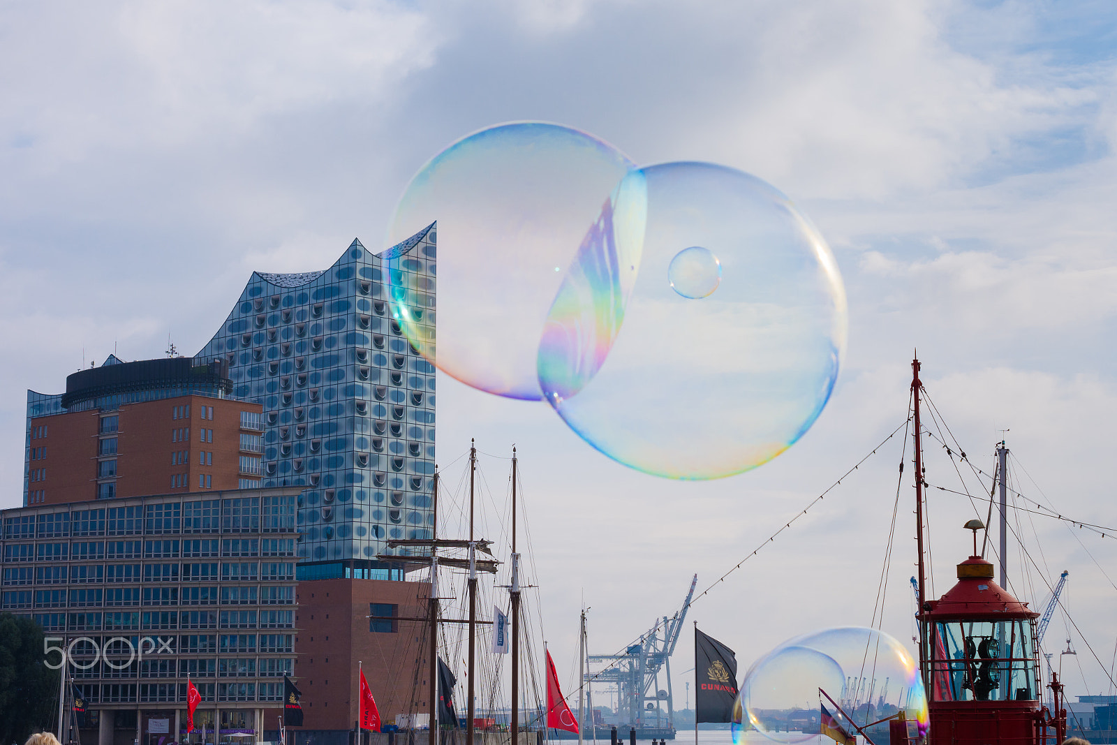 Nikon AF-S DX Micro Nikkor 40mm F2.8 sample photo. Elbphilharmonie photography