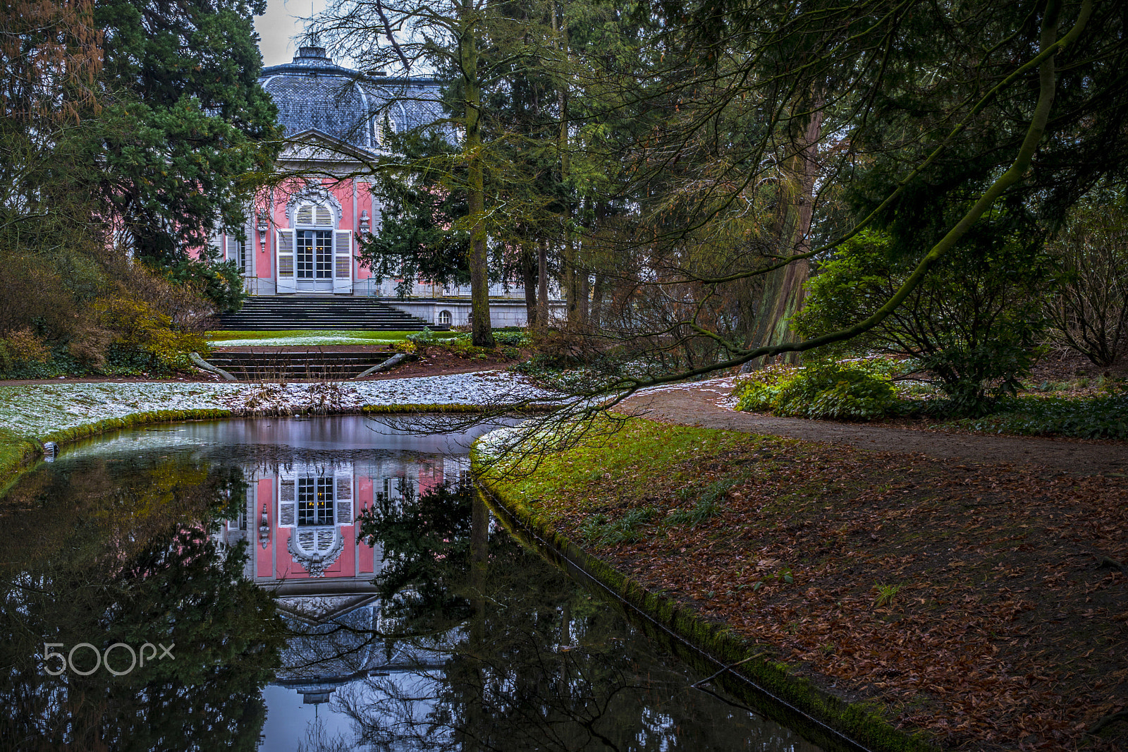 Sony E PZ 18-105mm F4 G OSS sample photo. Reflection in the pond photography