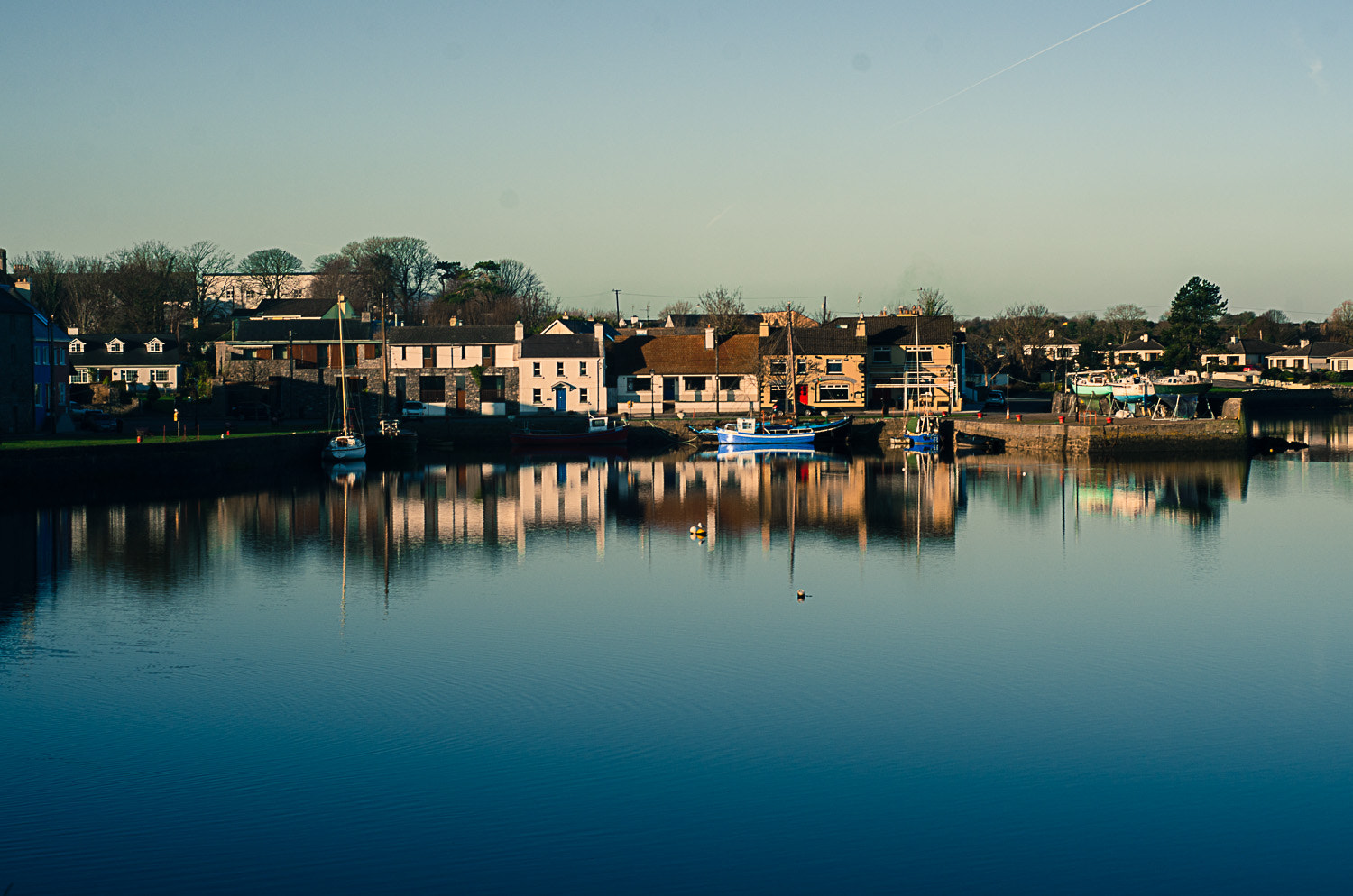 Nikon D7000 + AF Nikkor 50mm f/1.8 sample photo. Kinvara village photography