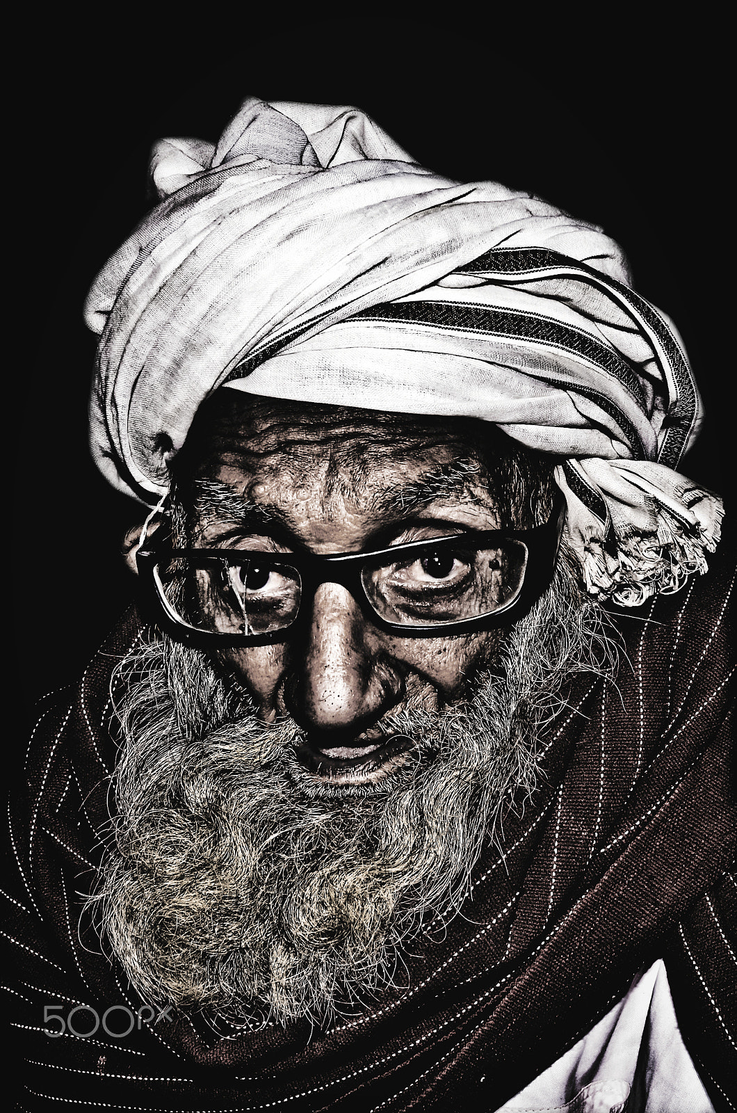 Nikon D7000 + Nikon AF Nikkor 24mm F2.8D sample photo. Old man and the camera photography