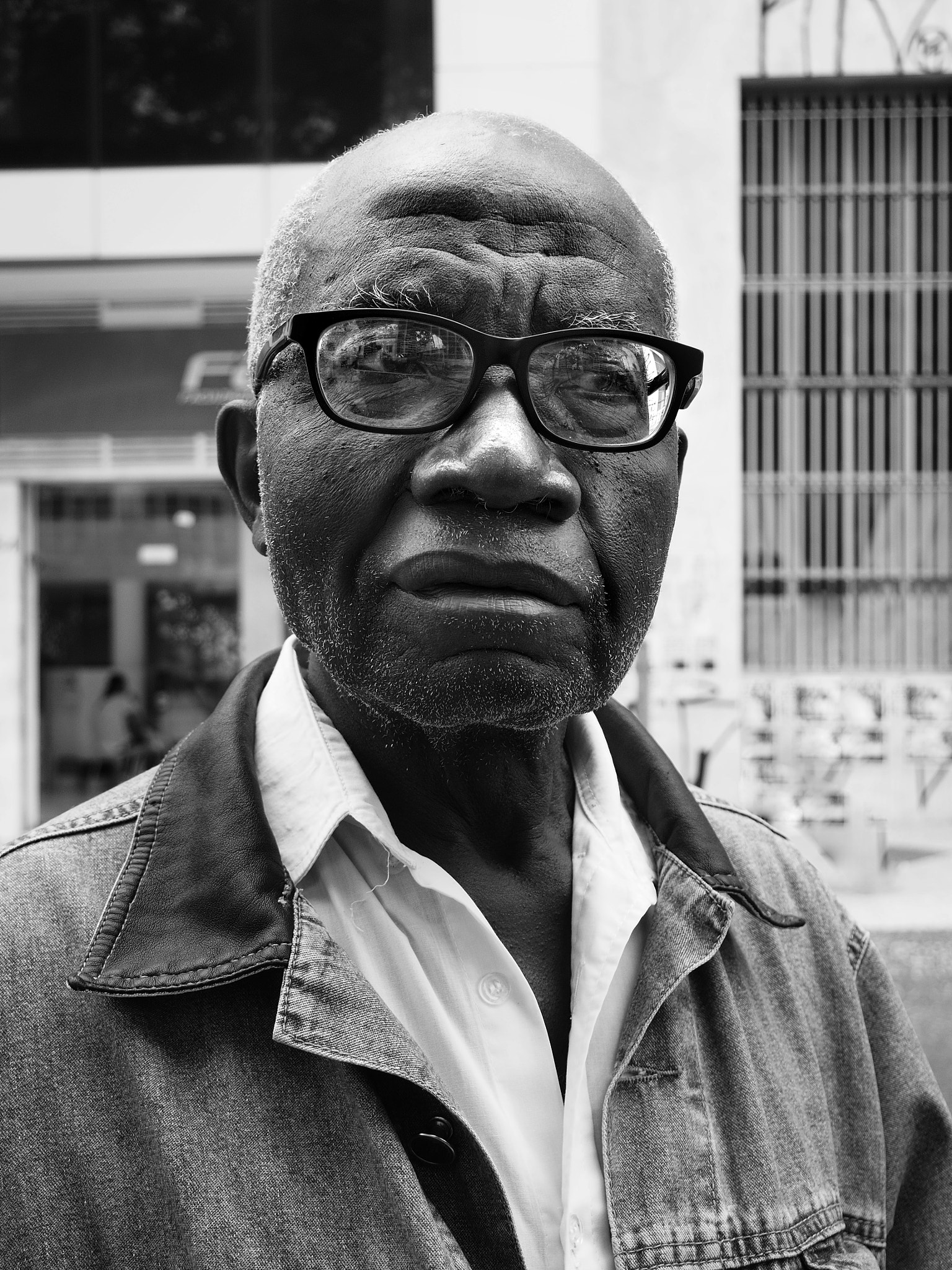 Olympus M.Zuiko Digital 14-42mm F3.5-5.6 II R sample photo. Suspicious portrait - campinas by chance photography