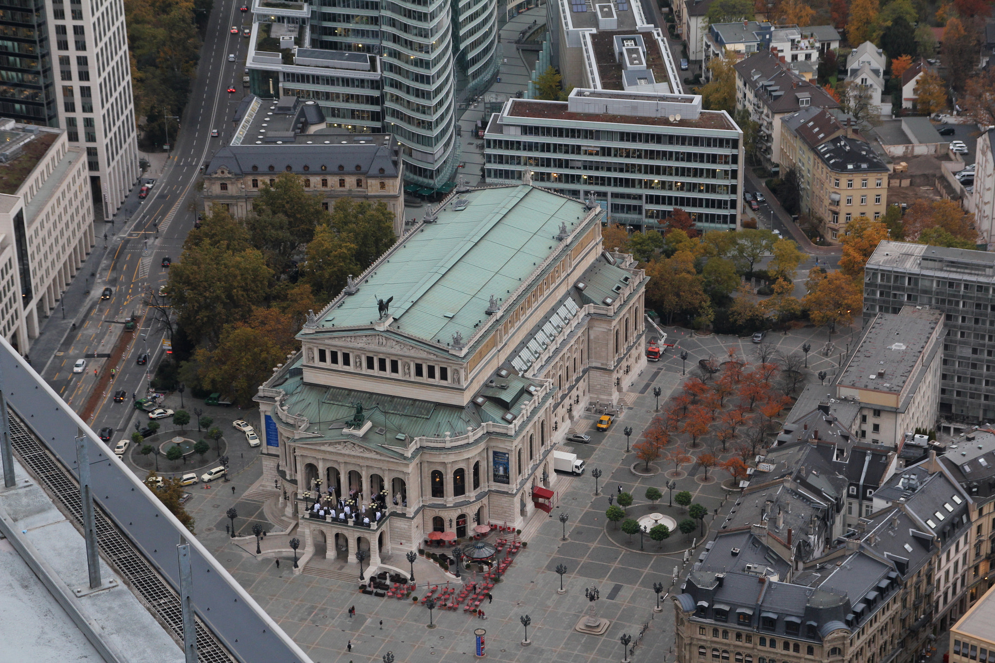 Canon EOS 550D (EOS Rebel T2i / EOS Kiss X4) sample photo. Frankfurt opera photography