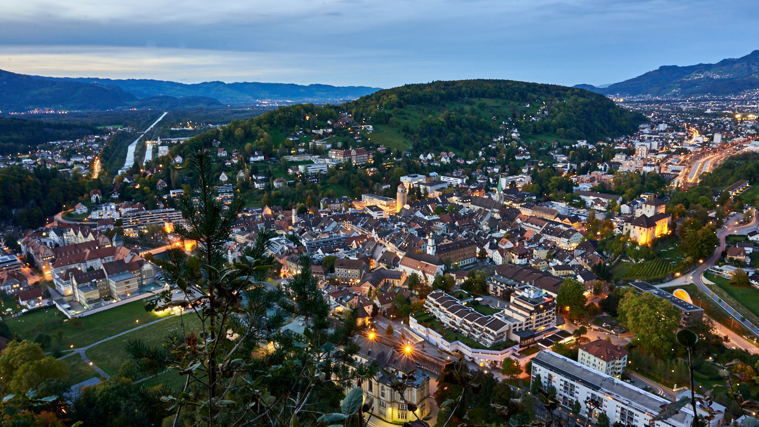 Nikon AF-S Nikkor 24-70mm F2.8G ED sample photo. Feldkirch in the evening photography