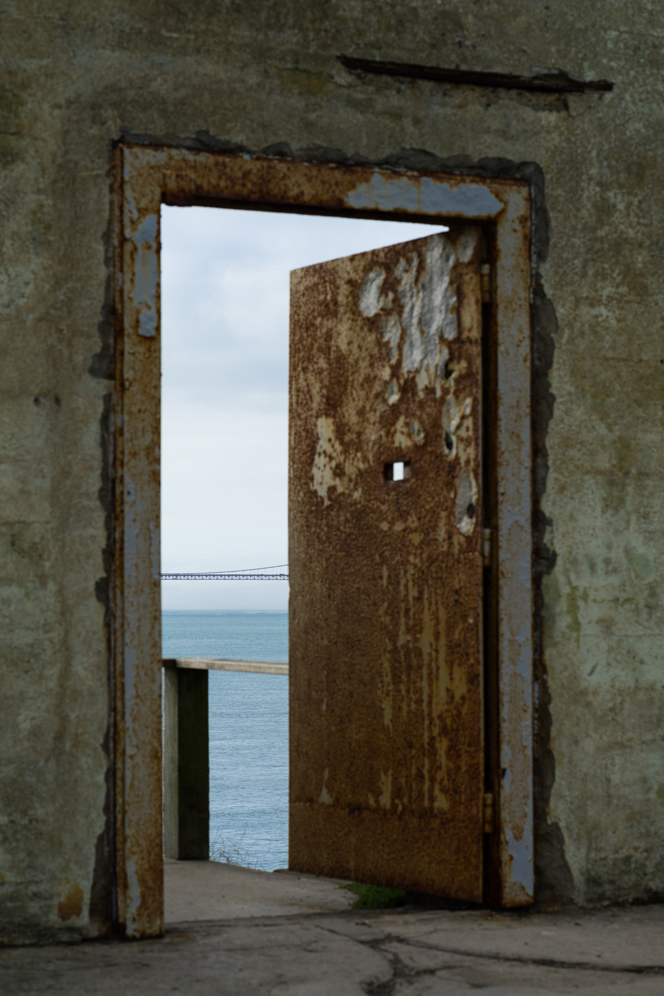 ZEISS Batis 85mm F1.8 sample photo. The door of perception photography