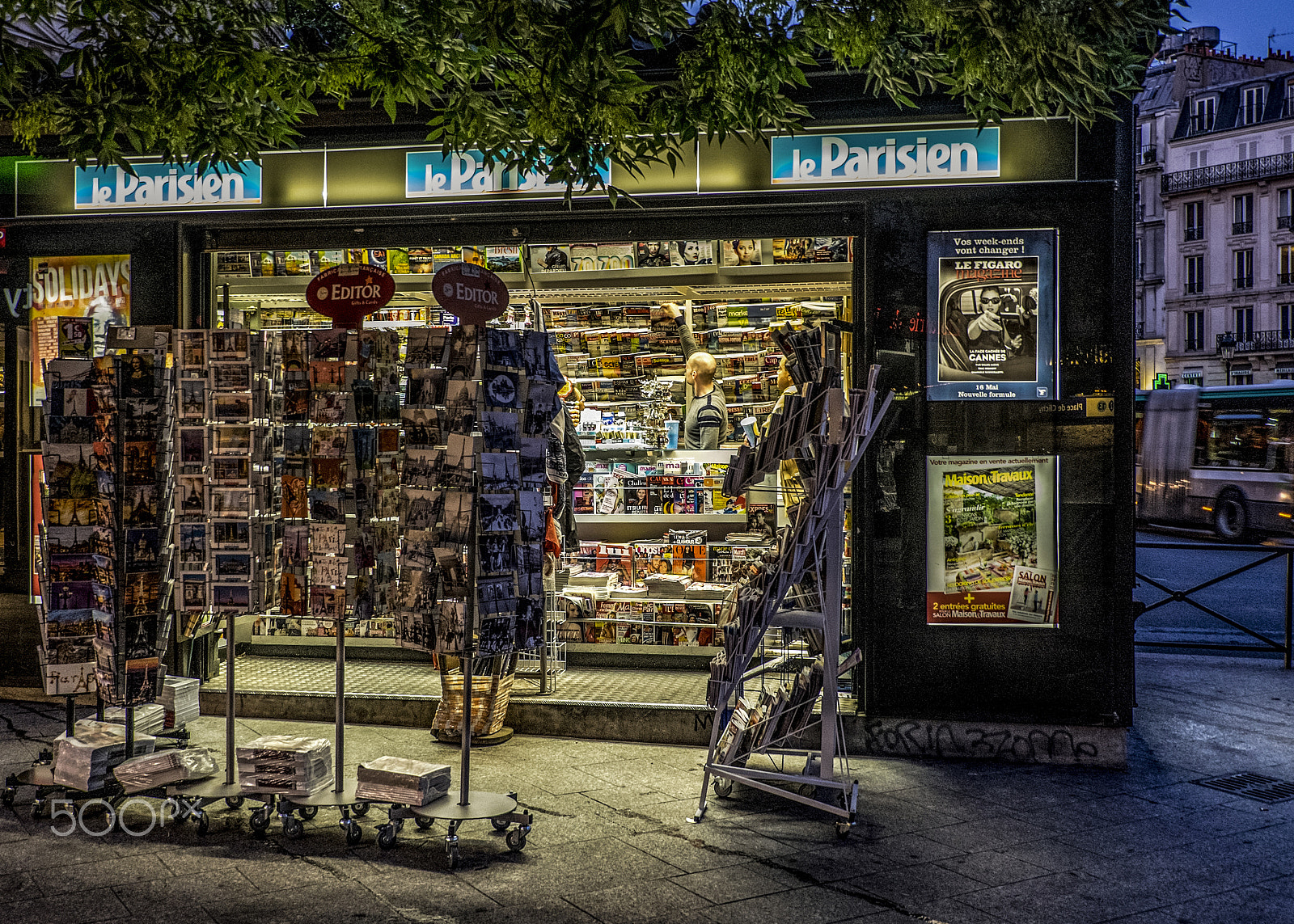 Fujifilm XC 16-50mm F3.5-5.6 OIS sample photo. News stand photography