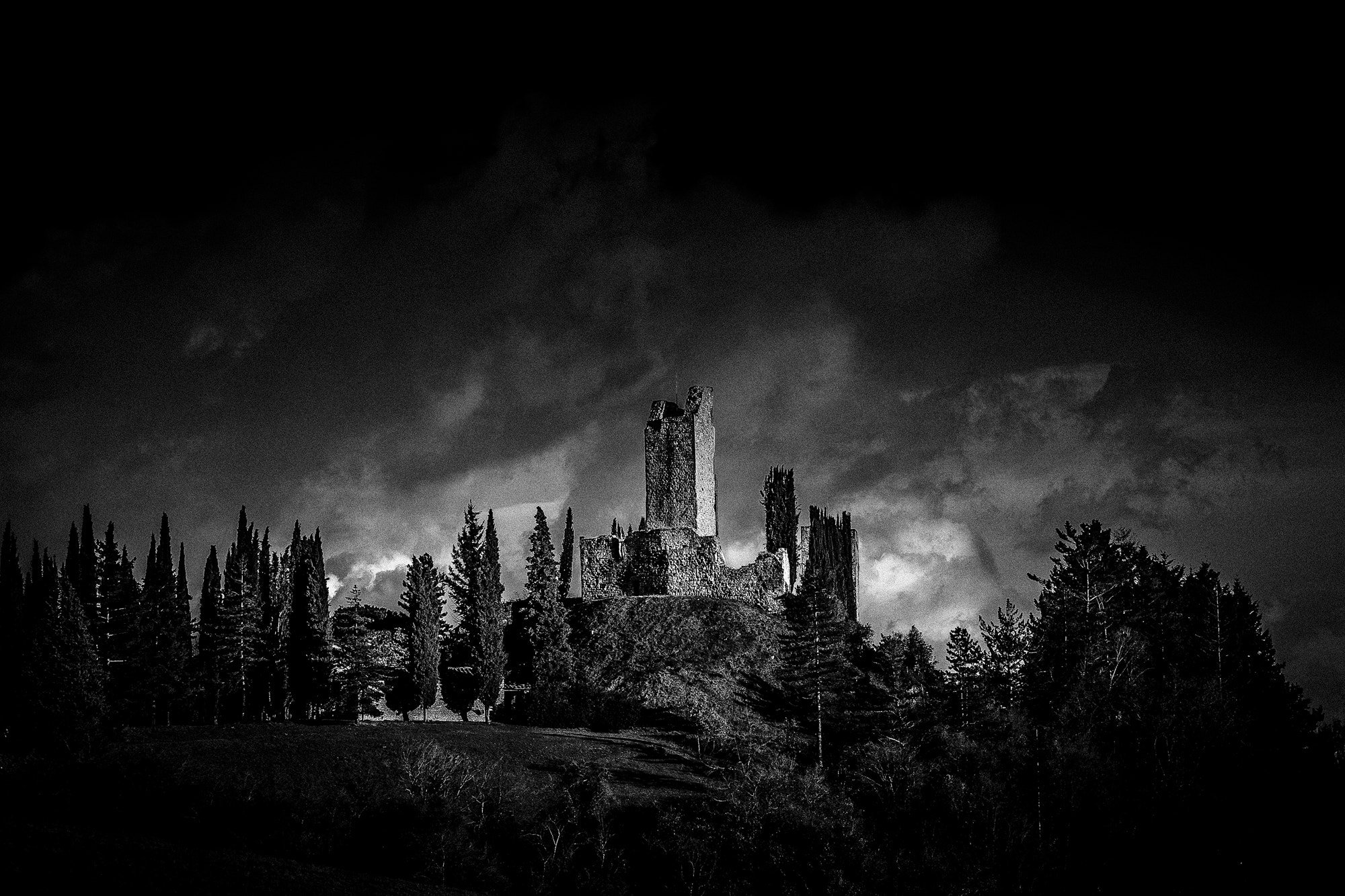 Sony a99 II sample photo. Romena castle photography