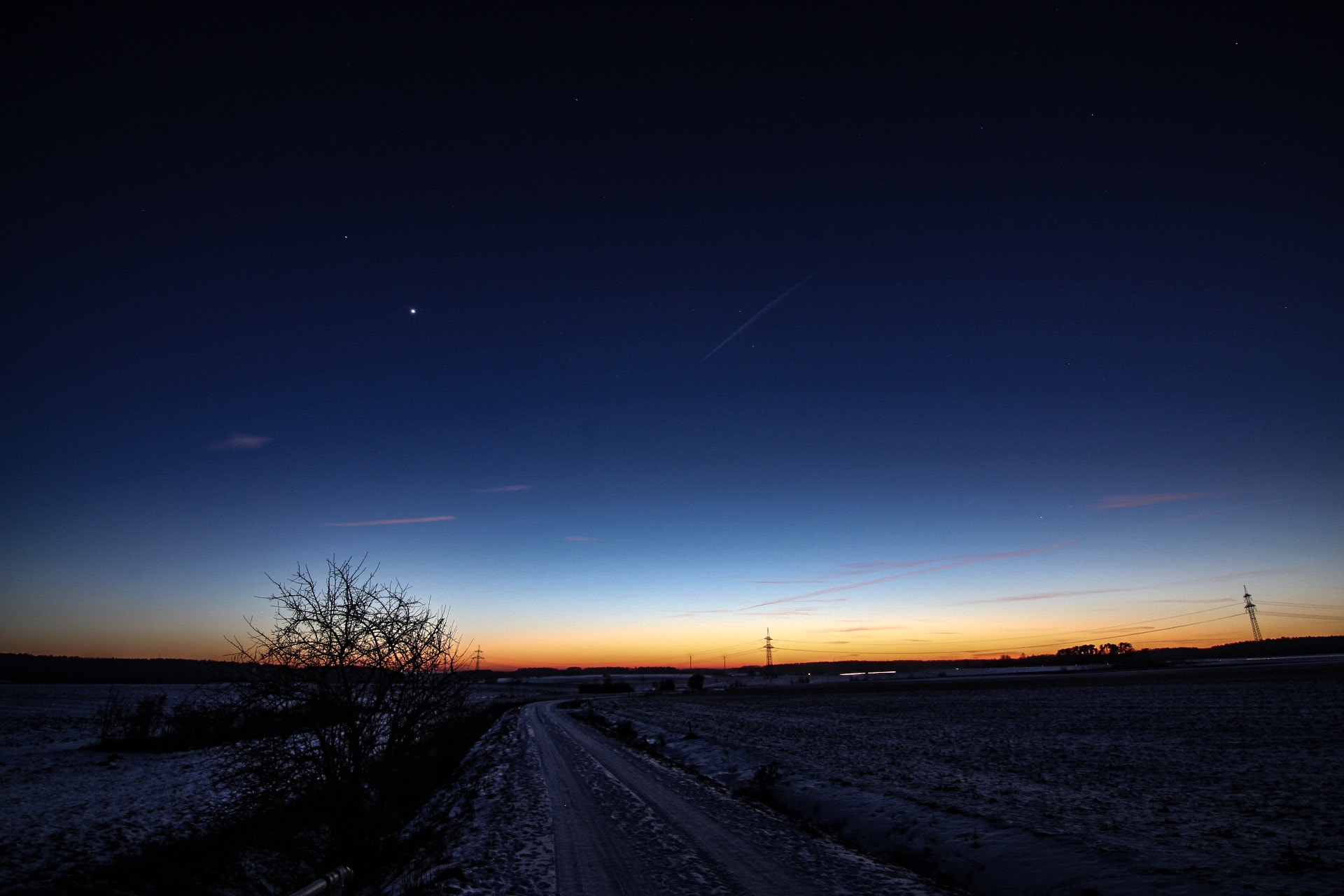 Canon EOS 1300D (EOS Rebel T6 / EOS Kiss X80) + Tokina AT-X Pro 11-16mm F2.8 DX II sample photo. Sunset photography