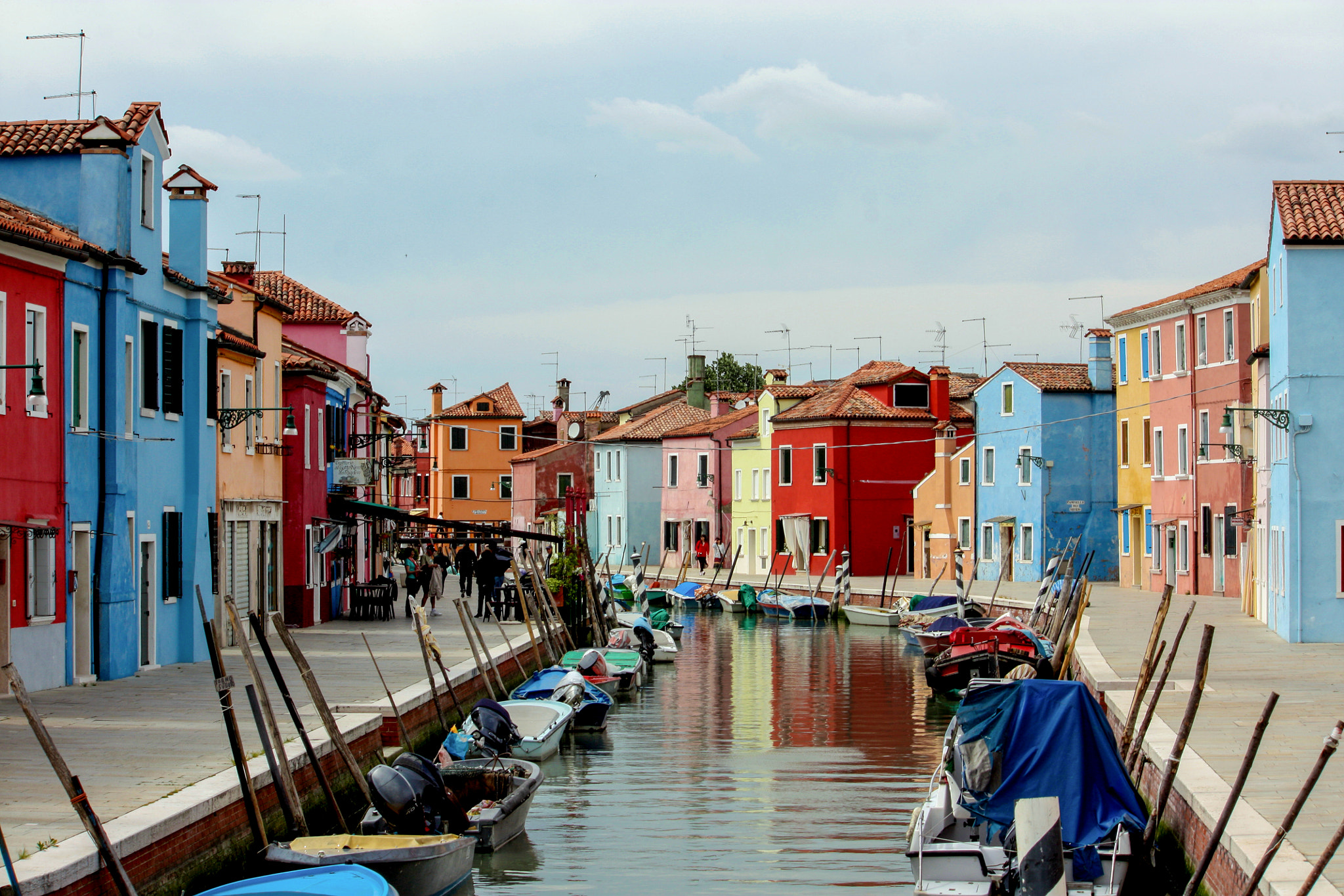 Canon EF-S 55-250mm F4-5.6 IS sample photo. Colorful burano photography