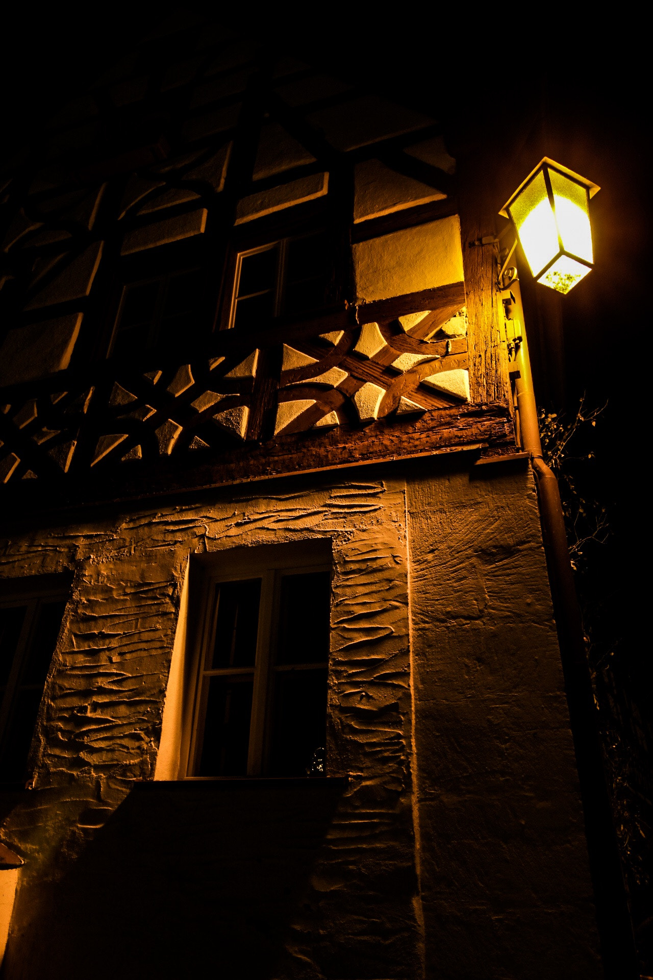 Tokina AT-X Pro 11-16mm F2.8 DX II sample photo. Old house photography