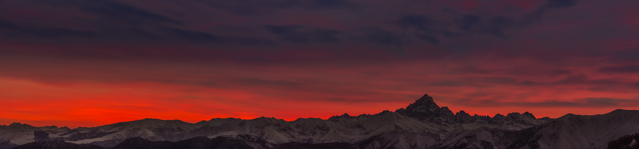 Sigma 70-300mm F4-5.6 APO DG Macro sample photo. Red sunset photography