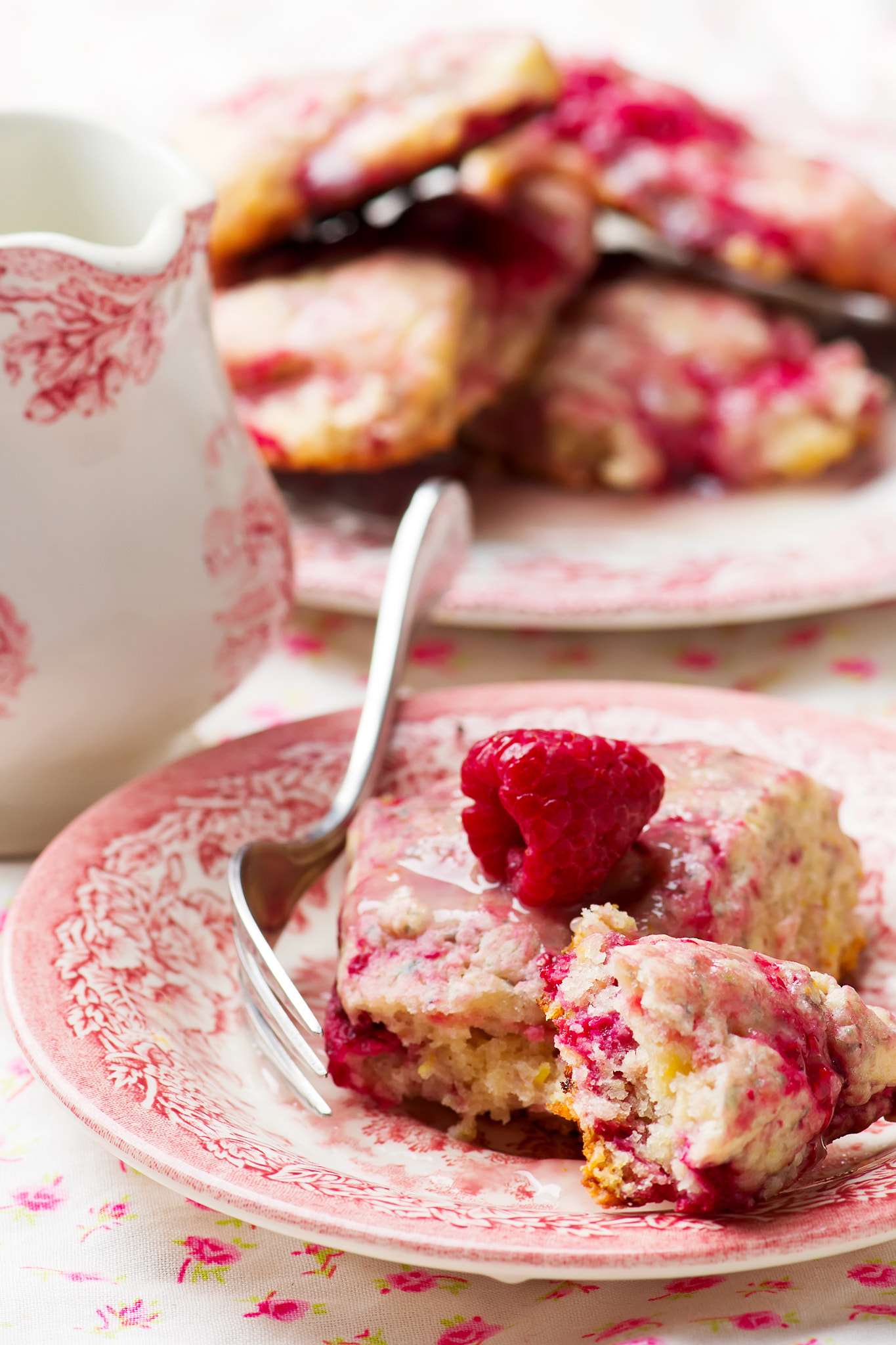 Nikon AF-S Micro-Nikkor 105mm F2.8G IF-ED VR sample photo. Raspberry scones with  glaze photography