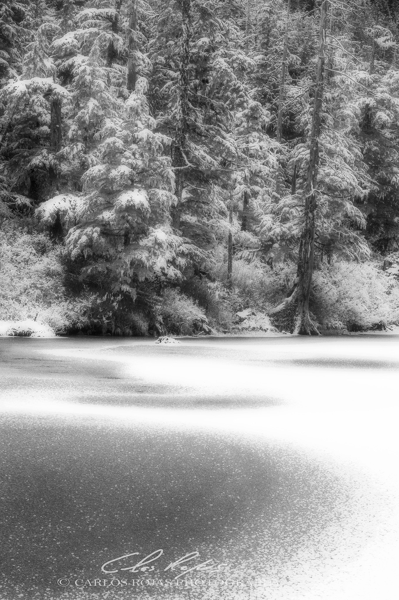 Pentax smc DA 55-300mm F4.0-5.8 ED sample photo. Winter lake photography