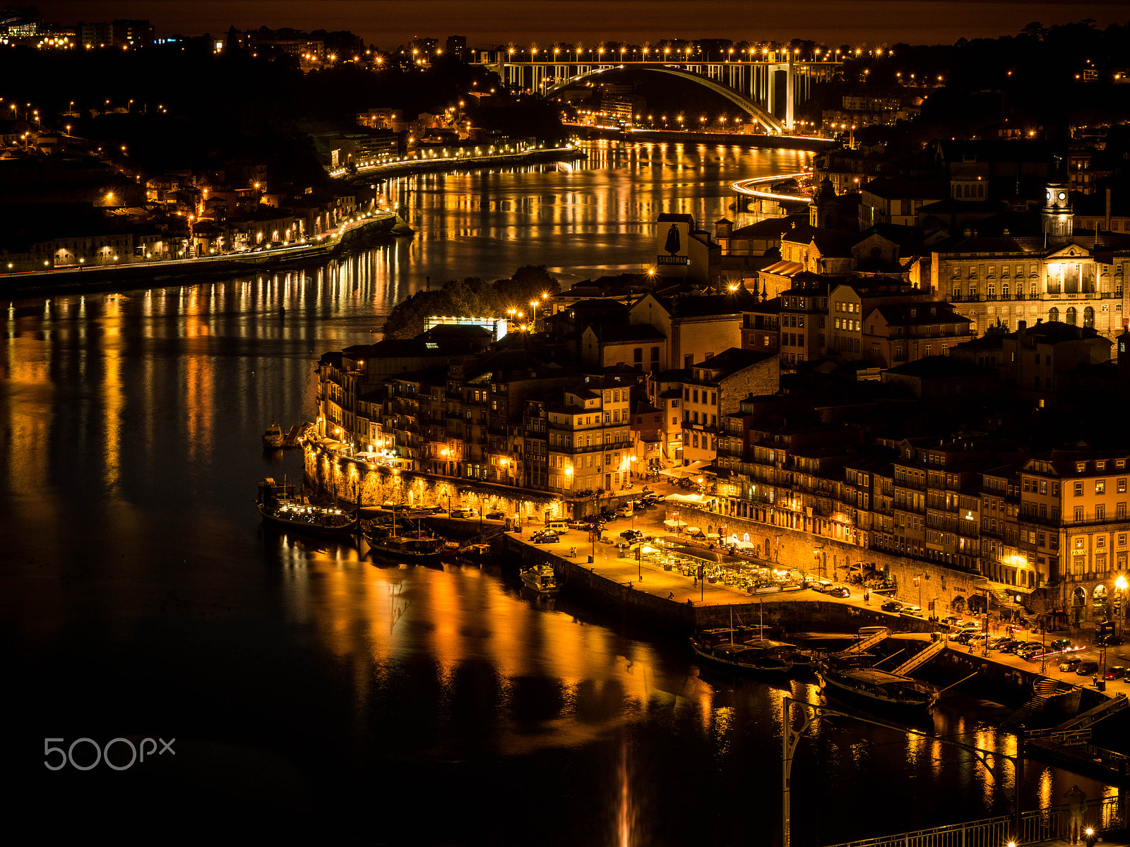 Olympus OM-D E-M5 II sample photo. Arrábida bridge (oporto) by night photography