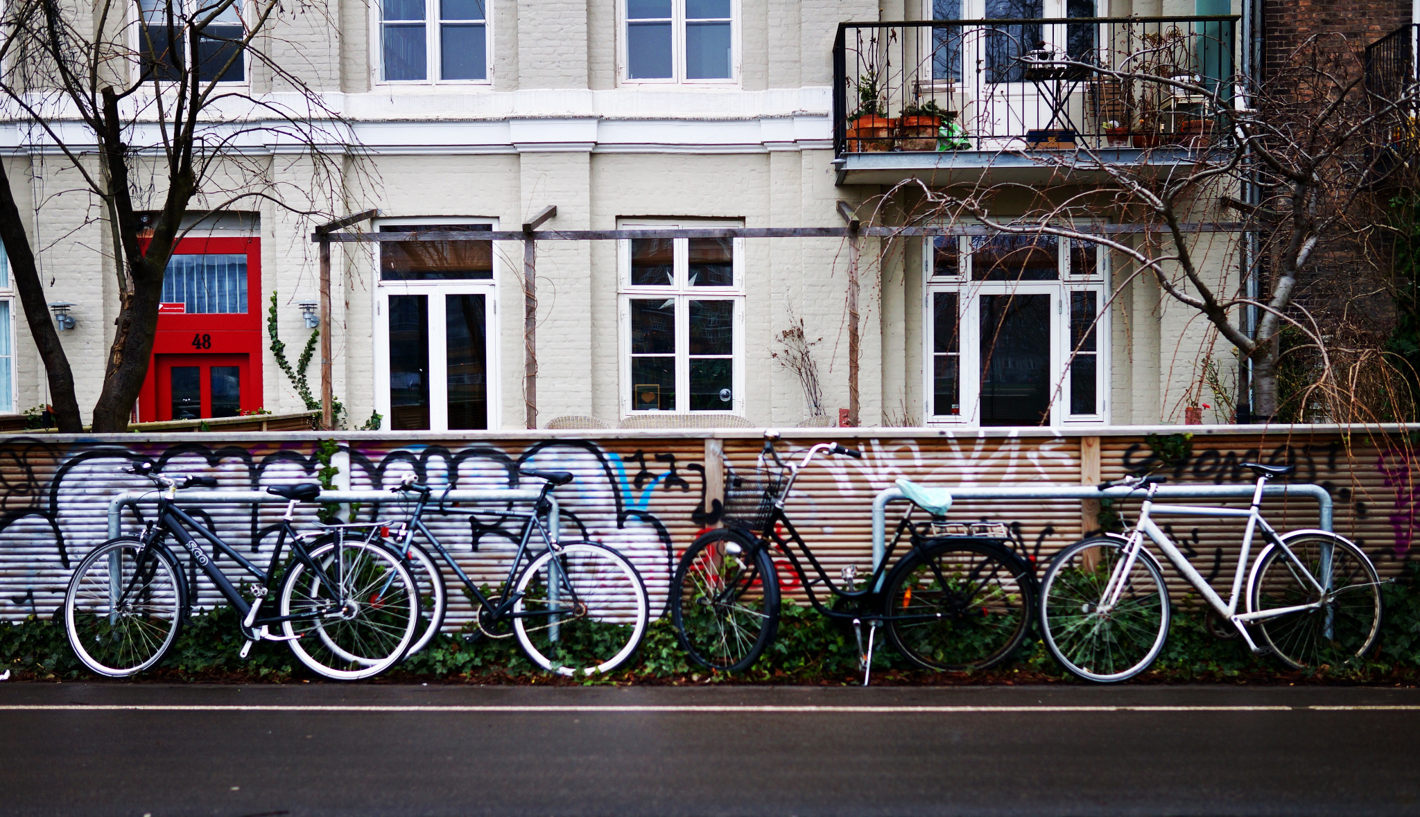 Sony Alpha NEX-6 + Sigma 30mm F1.4 DC DN | C sample photo. Bikes over cars! photography