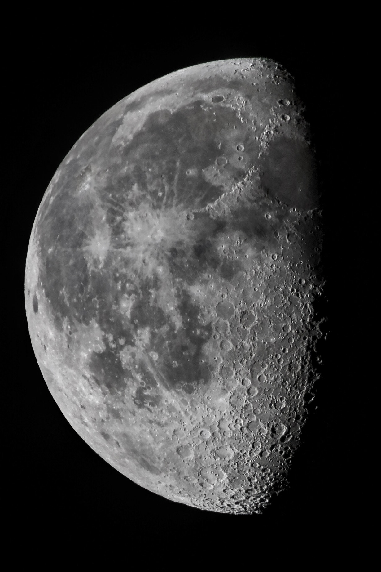 Canon EOS 7D + Canon EF 100-400mm F4.5-5.6L IS USM sample photo. Moon photography