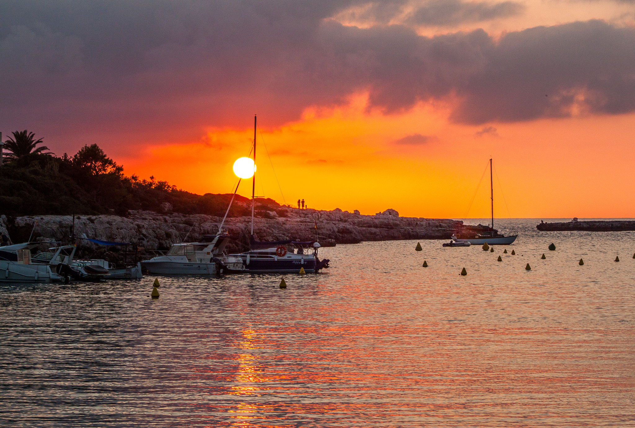 Canon EOS 500D (EOS Rebel T1i / EOS Kiss X3) + EF75-300mm f/4-5.6 sample photo. Sunset over sa caleta beach photography