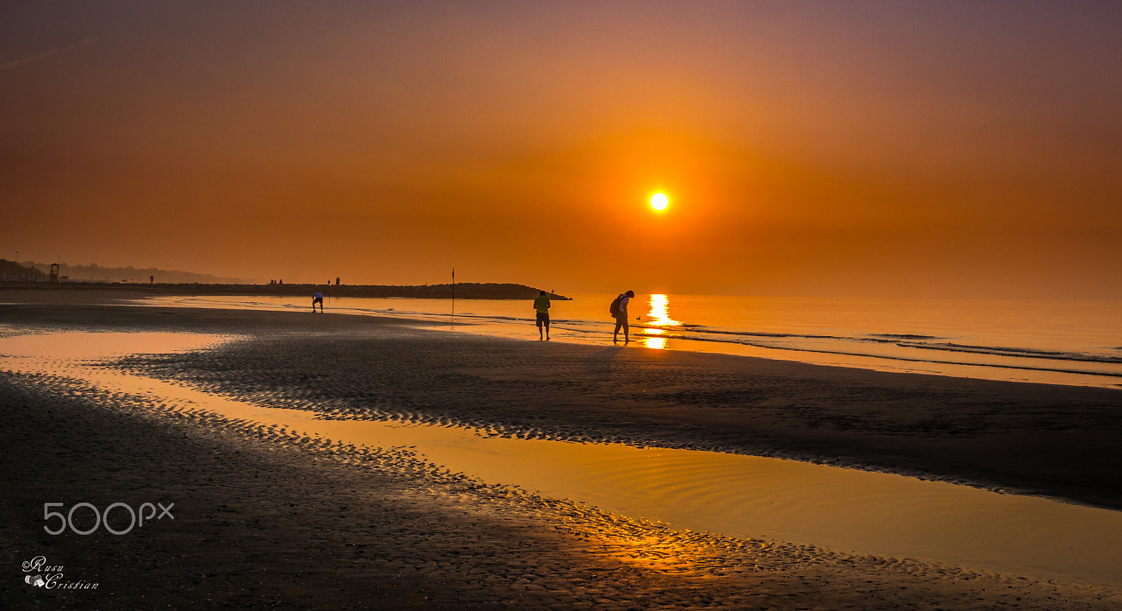 Samsung NX300M + Samsung NX 18-55mm F3.5-5.6 OIS sample photo. Morning on the beach photography