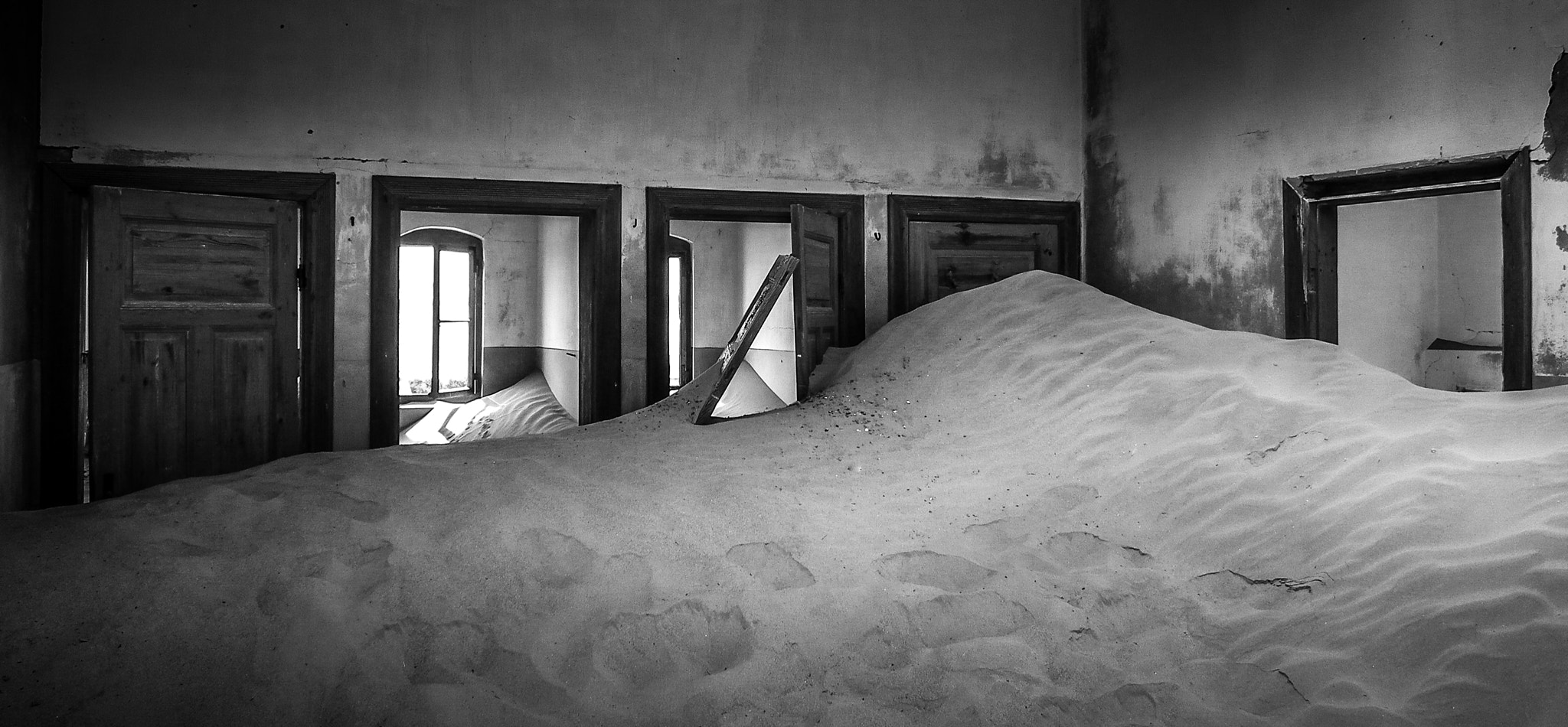 Pentax X90 sample photo. Kolmanskop photography