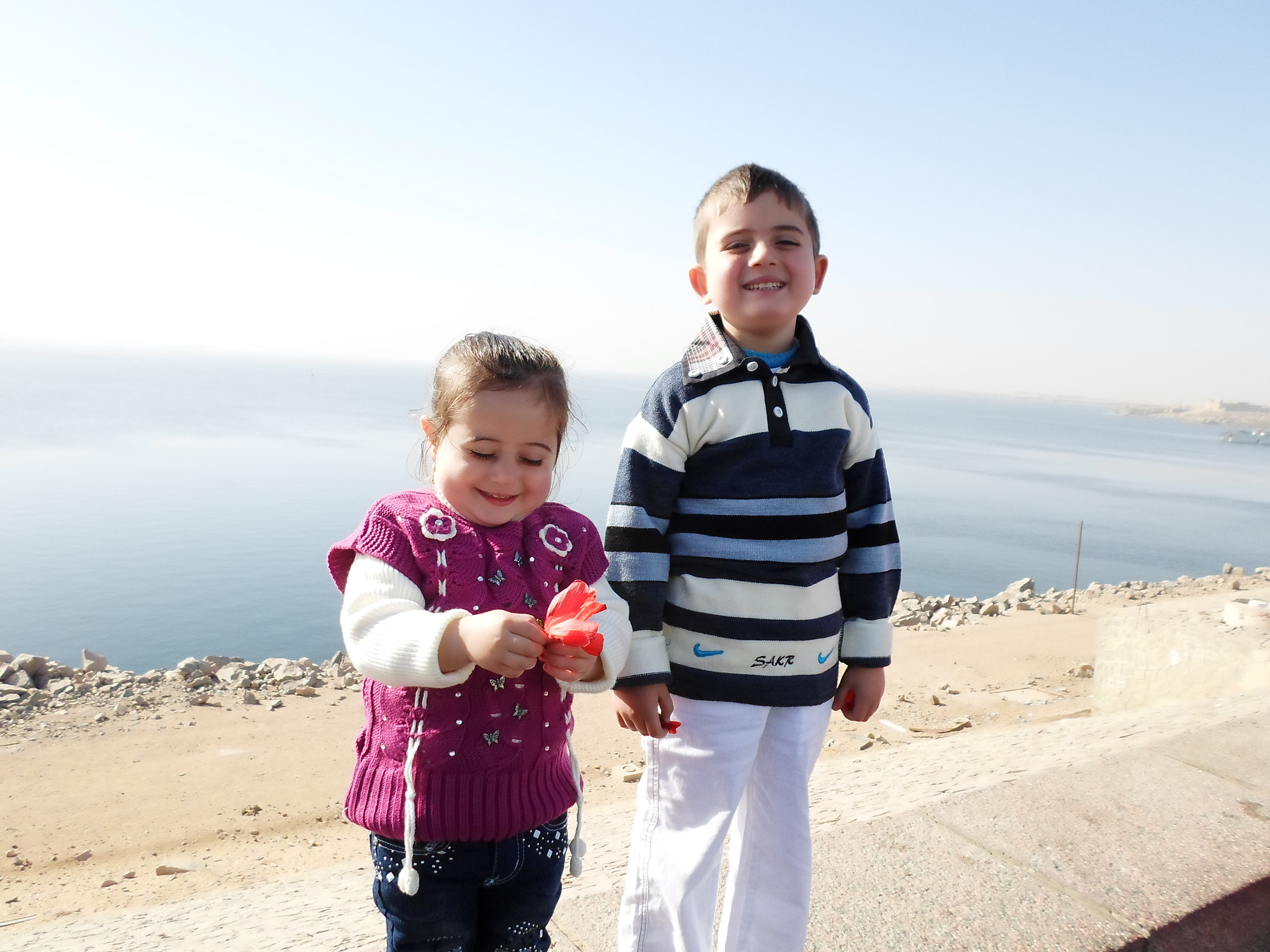 Samsung ST66 / ST68 sample photo. My kids on the high dam, aswan photography