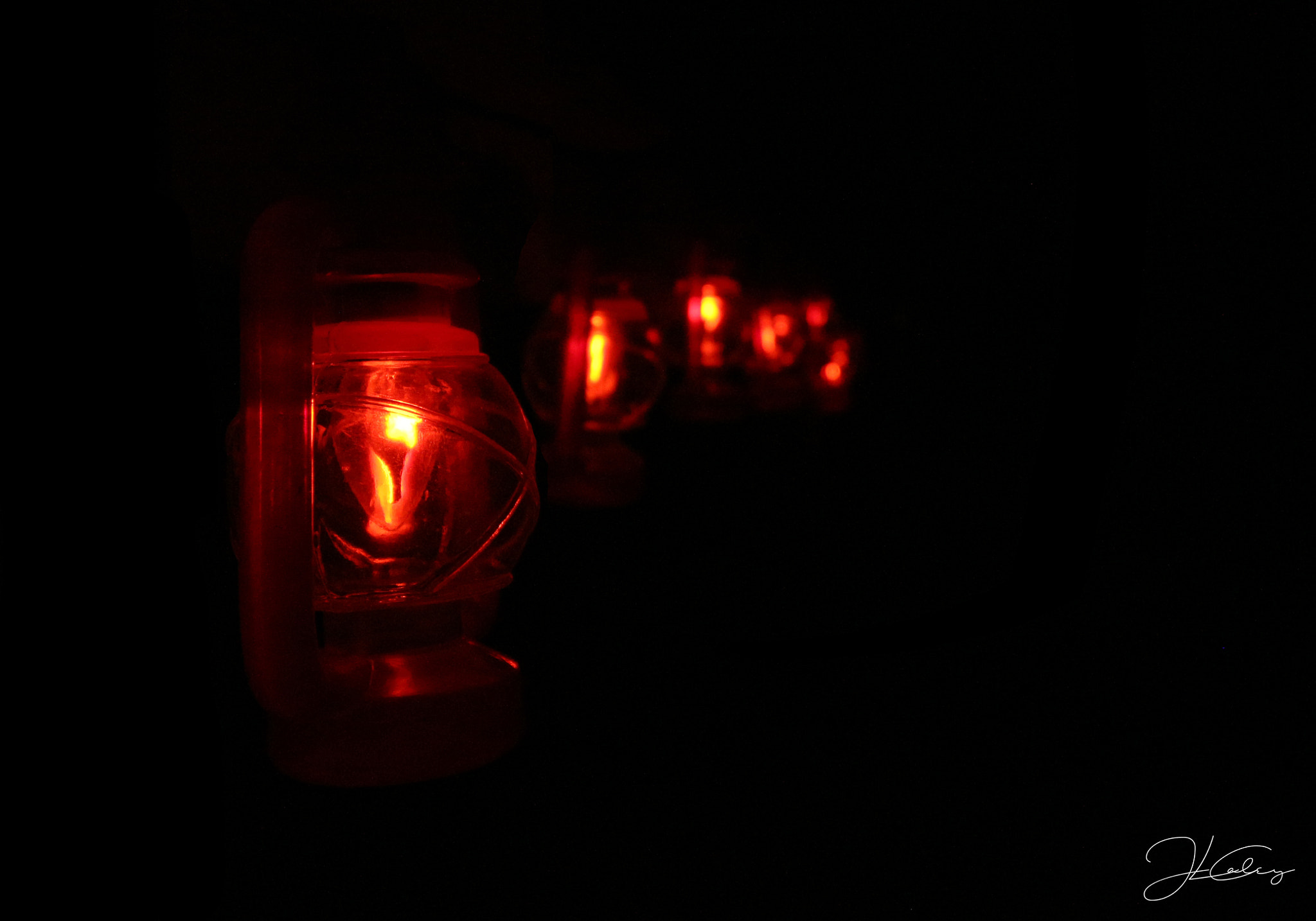 Canon EOS 650D (EOS Rebel T4i / EOS Kiss X6i) sample photo. Lanterns in the dark photography