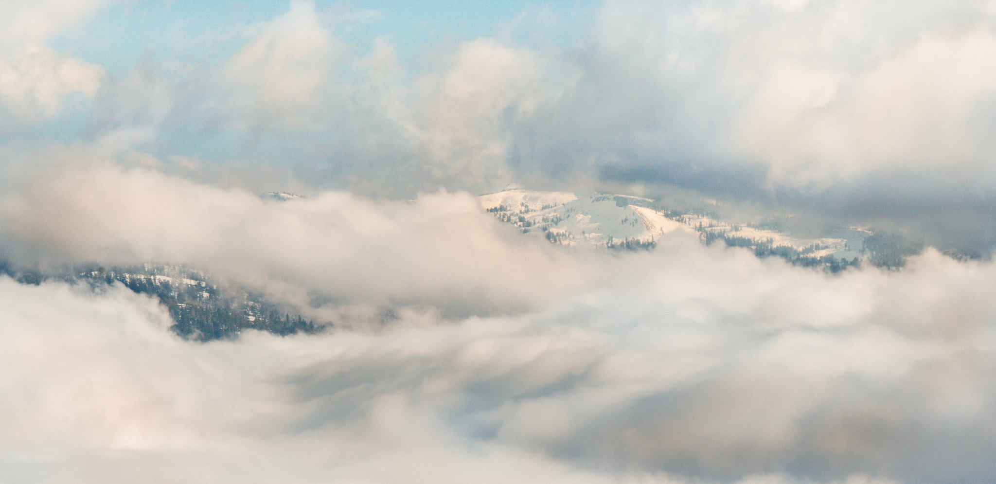 Sony Alpha NEX-6 + Sony E 55-210mm F4.5-6.3 OSS sample photo. Cloudy morning photography