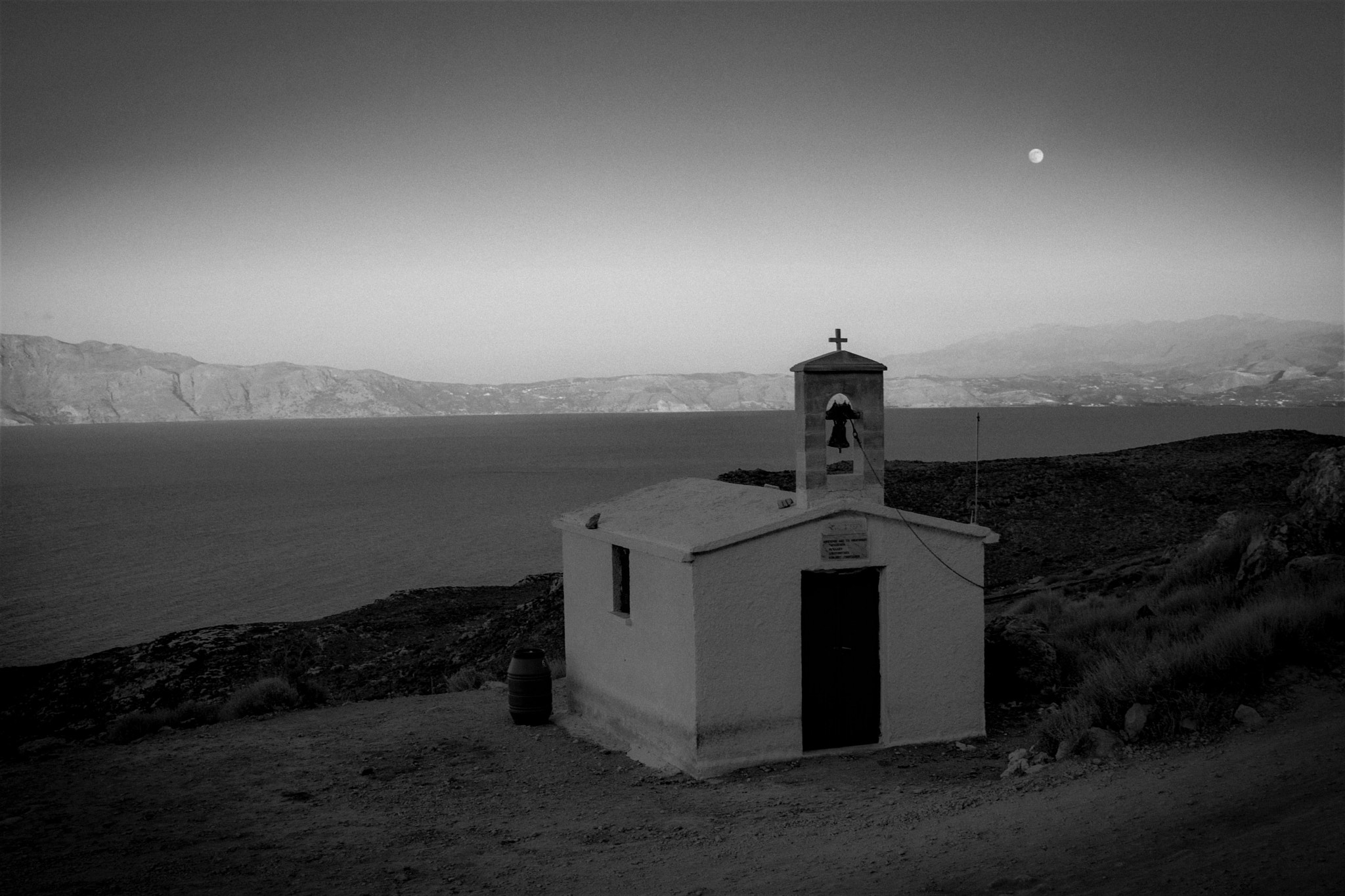 Nikon D5300 + Tamron SP 24-70mm F2.8 Di VC USD sample photo. Small church on the way to balos beach photography