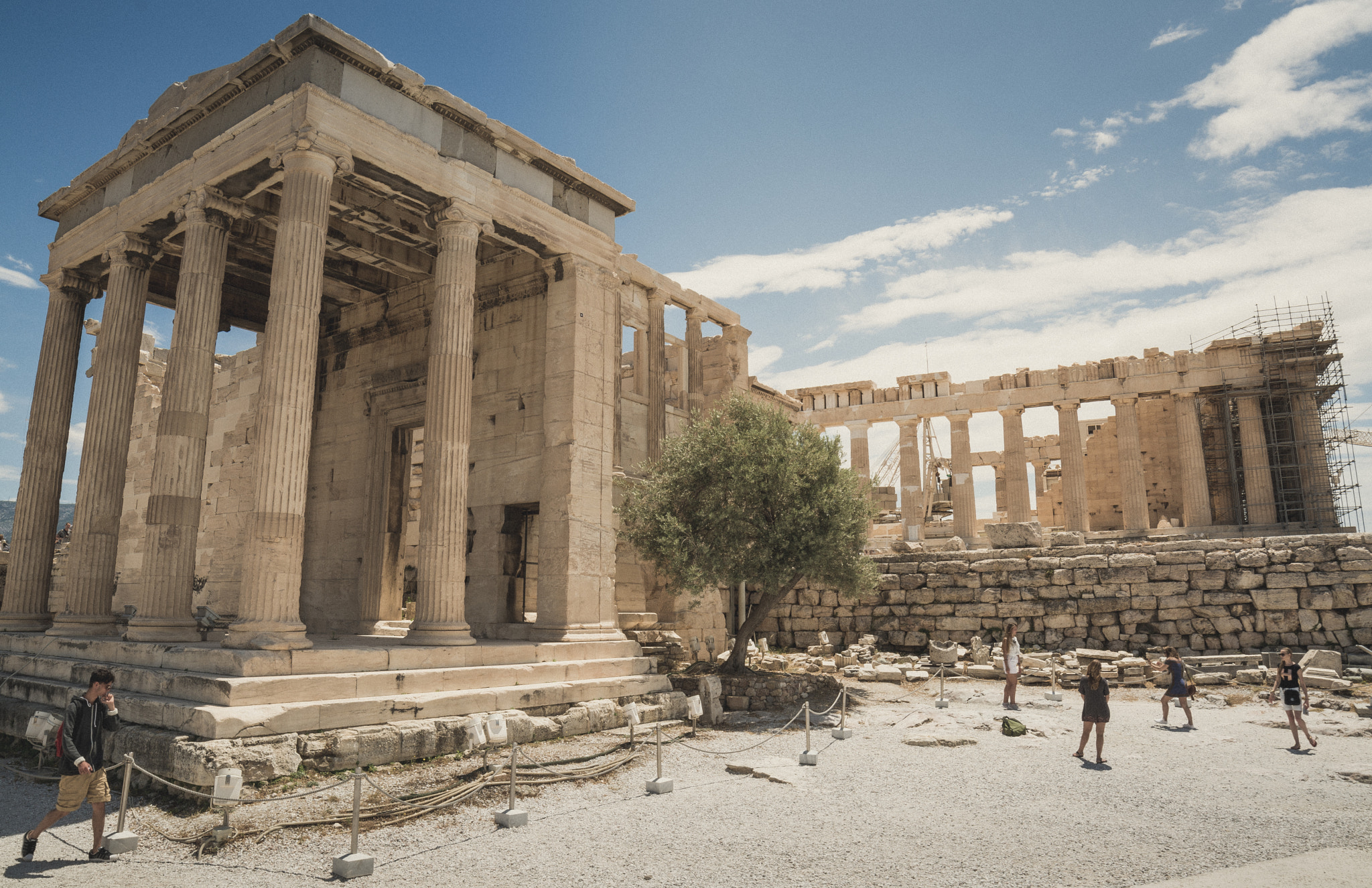 Samyang 14mm F2.8 ED AS IF UMC sample photo. Monuments in greece photography