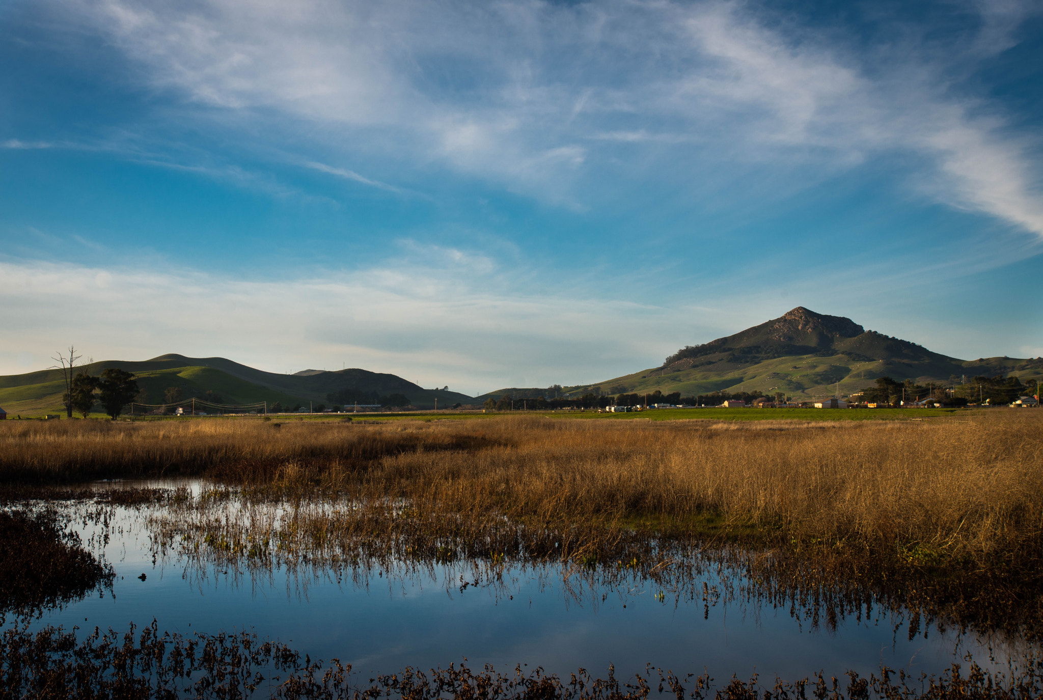 Nikon AF-S Nikkor 17-35mm F2.8D ED-IF sample photo. Hollister peak photography