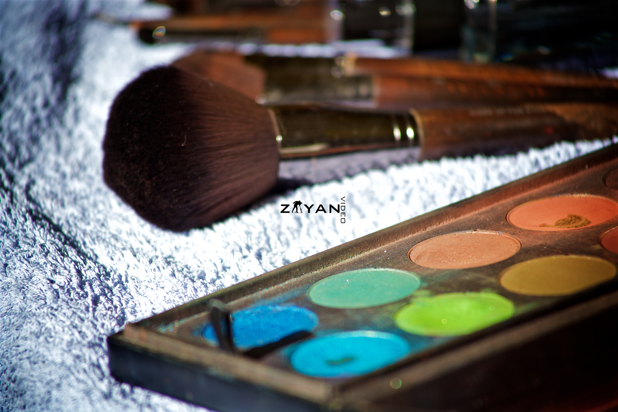 Canon EF 55-200mm F4.5-5.6 II USM sample photo. Make up photography