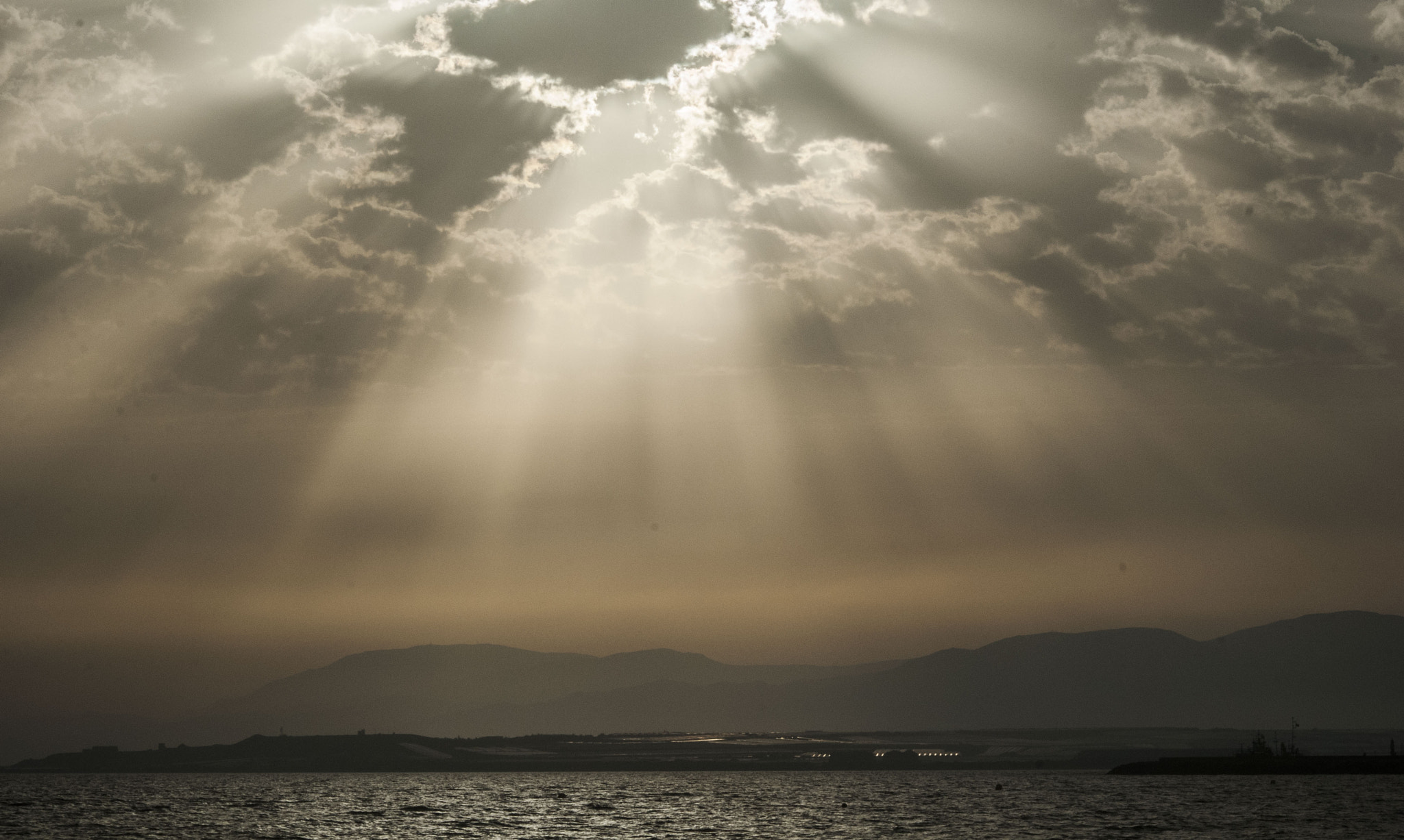 Sigma 70-210mm F4-5.6 UC-II sample photo. Cloudscape. photography