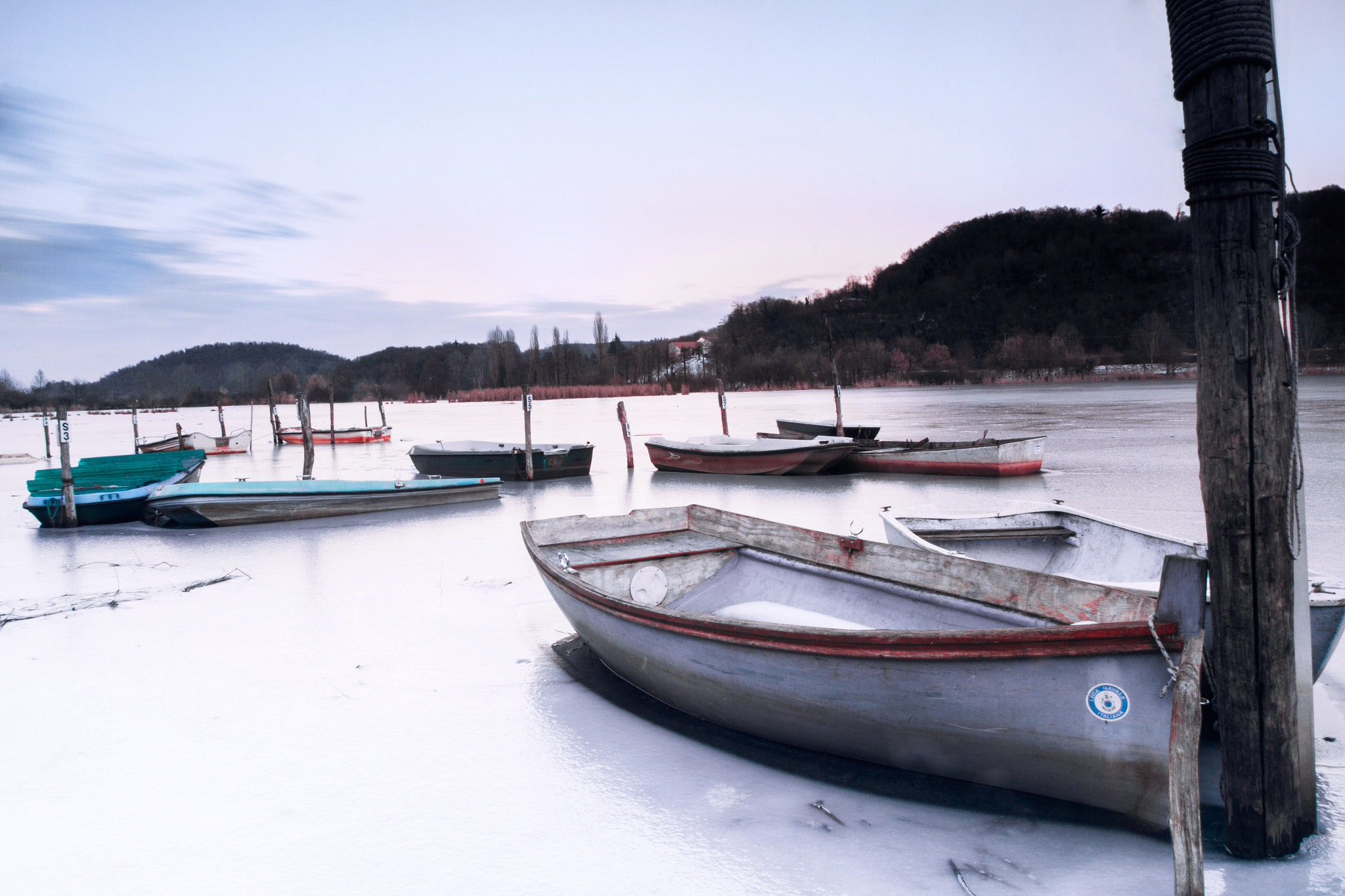 Canon EOS 7D + Sigma 18-50mm f/2.8 Macro sample photo. Icy lake photography